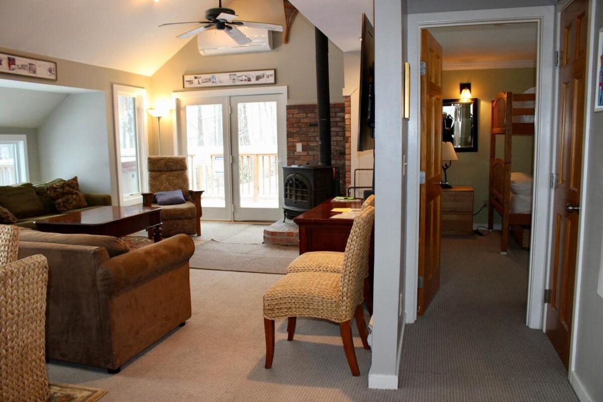 Trailside Village #8 - Slopeside 3BR with Hot Tub, Sauna, BBQ, Ski In Ski Out