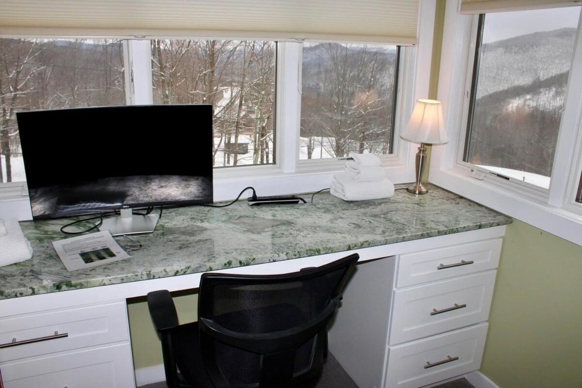 Trailside Village #8 - Slopeside 3BR with Hot Tub, Sauna, BBQ, Ski In Ski Out