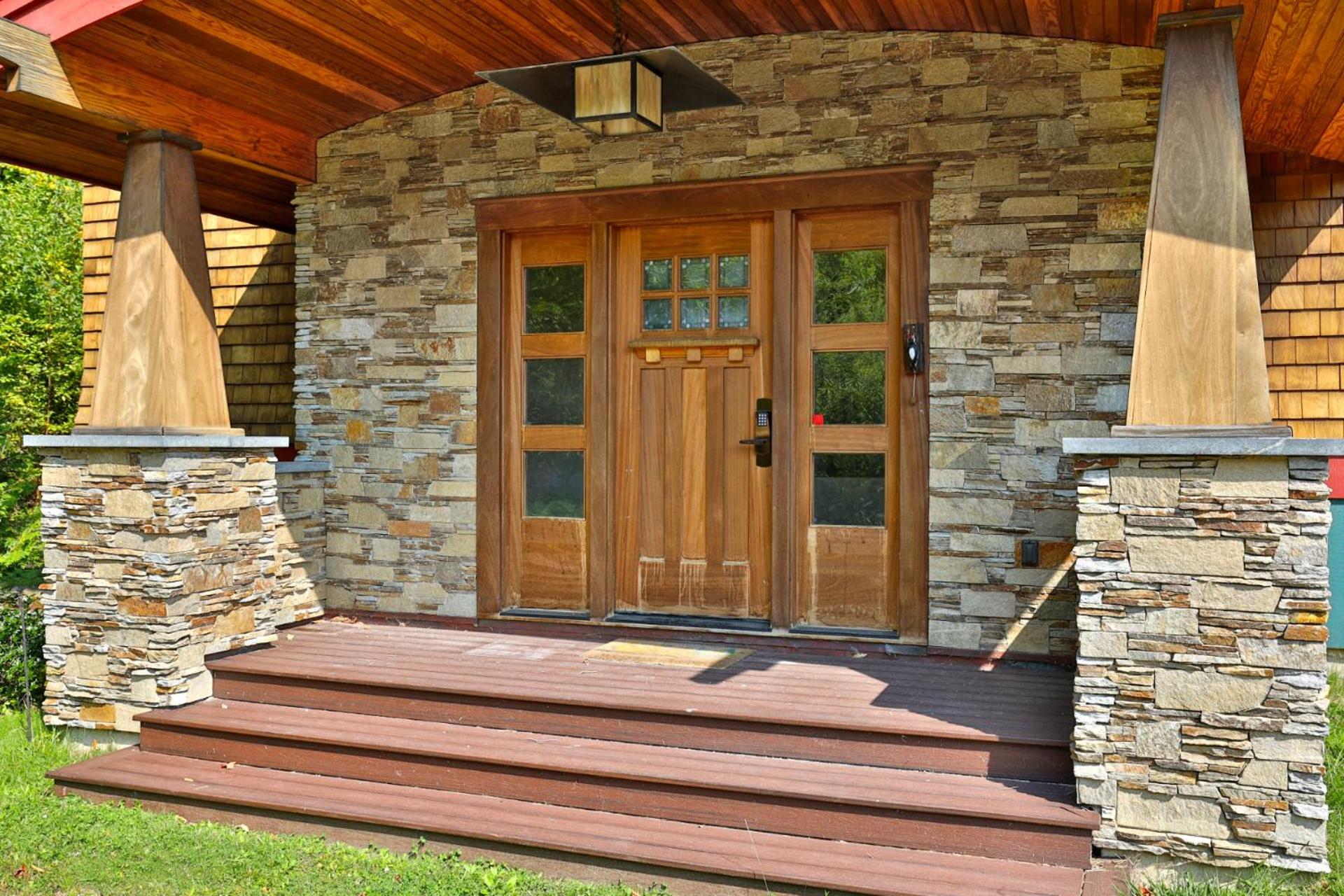 Vistas 92 - 4-Bedroom Luxury Ski On Ski Off Home with Hot Tub, Views, Amenity Center