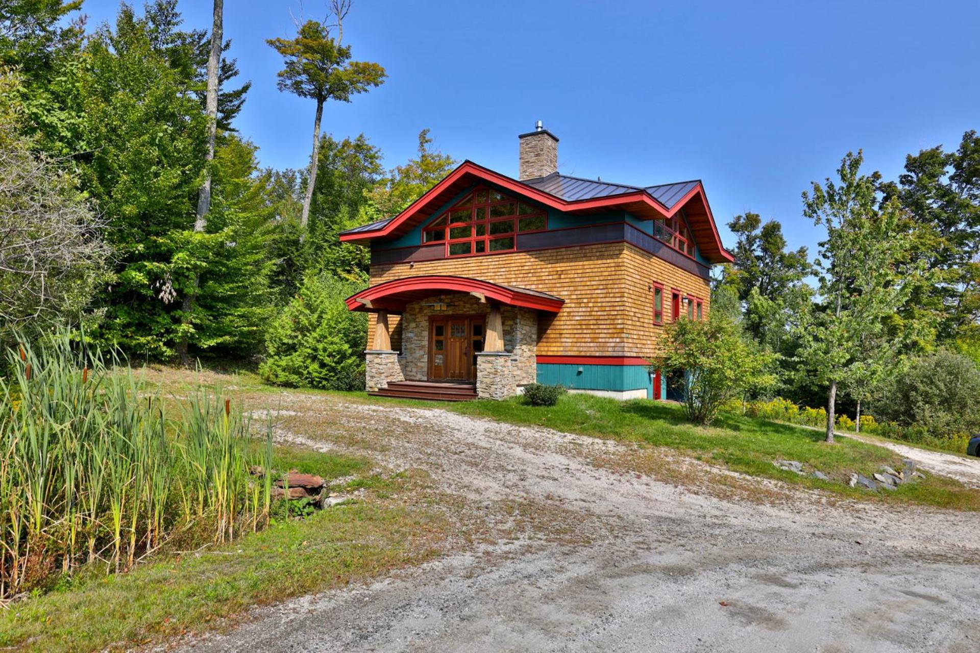Vistas 92 - 4-Bedroom Luxury Ski On Ski Off Home with Hot Tub, Views, Amenity Center