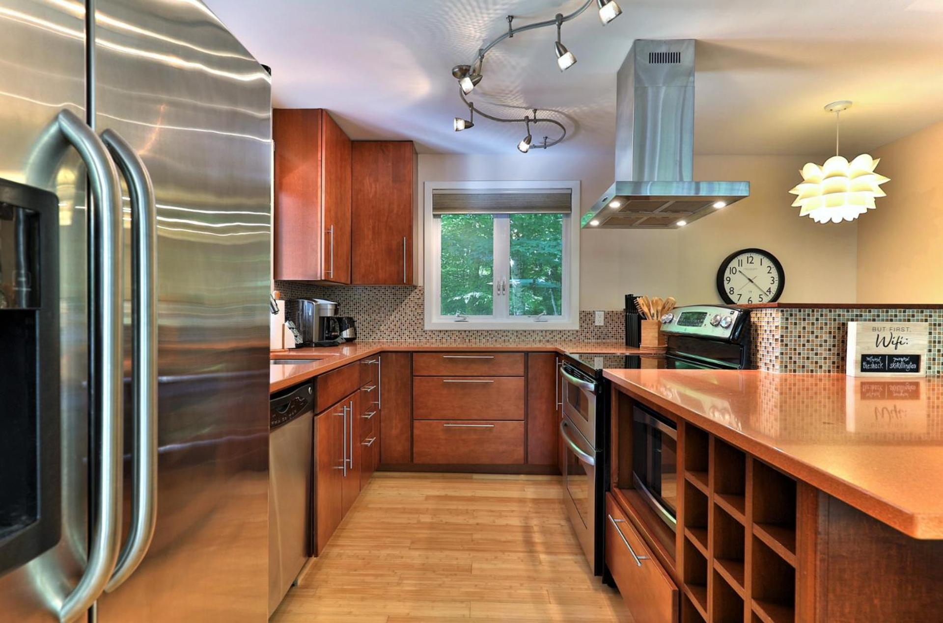 the SHACK - Three Bedroom Home Close to Ski Resort with Hot Tub