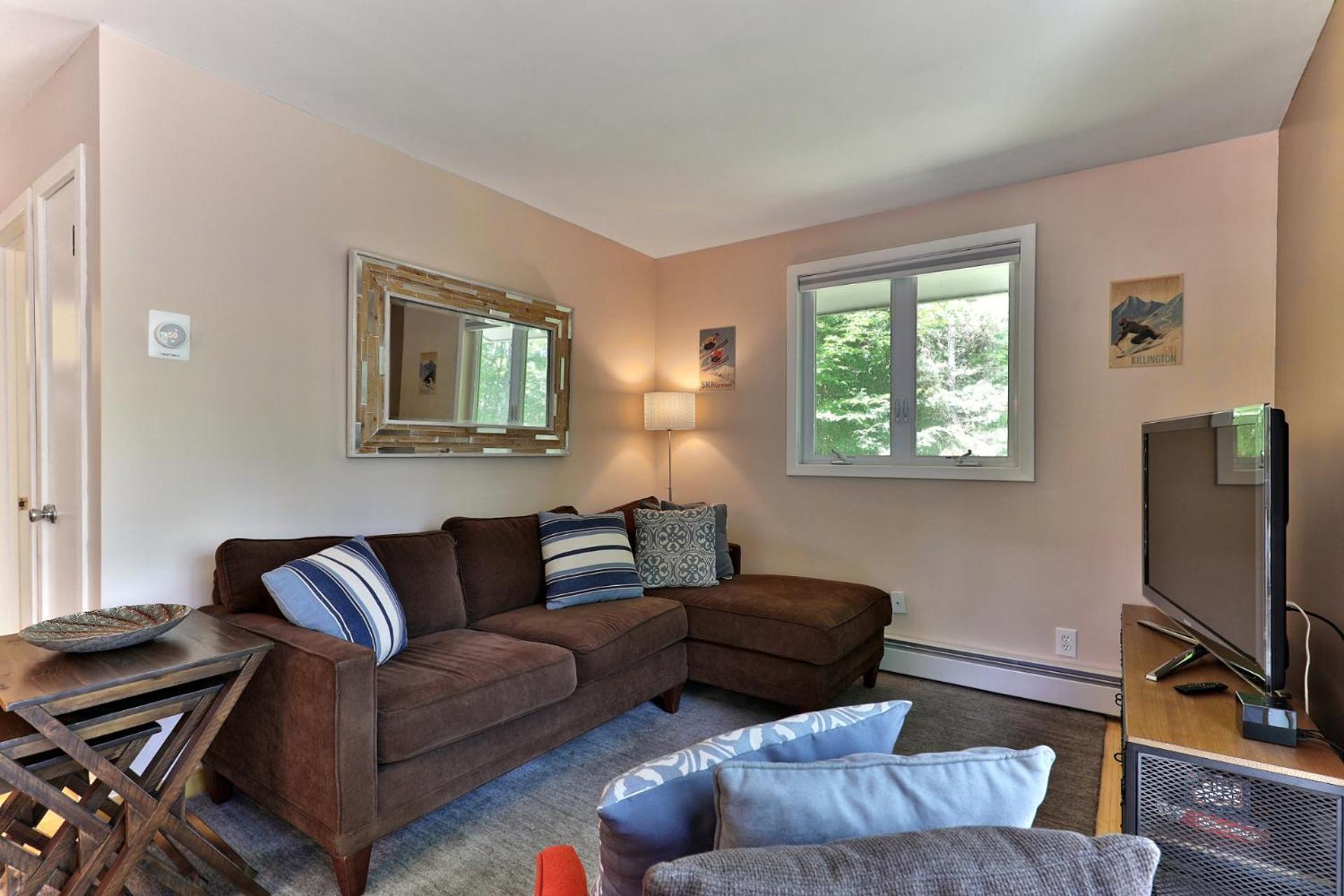 the SHACK - Three Bedroom Home Close to Ski Resort with Hot Tub
