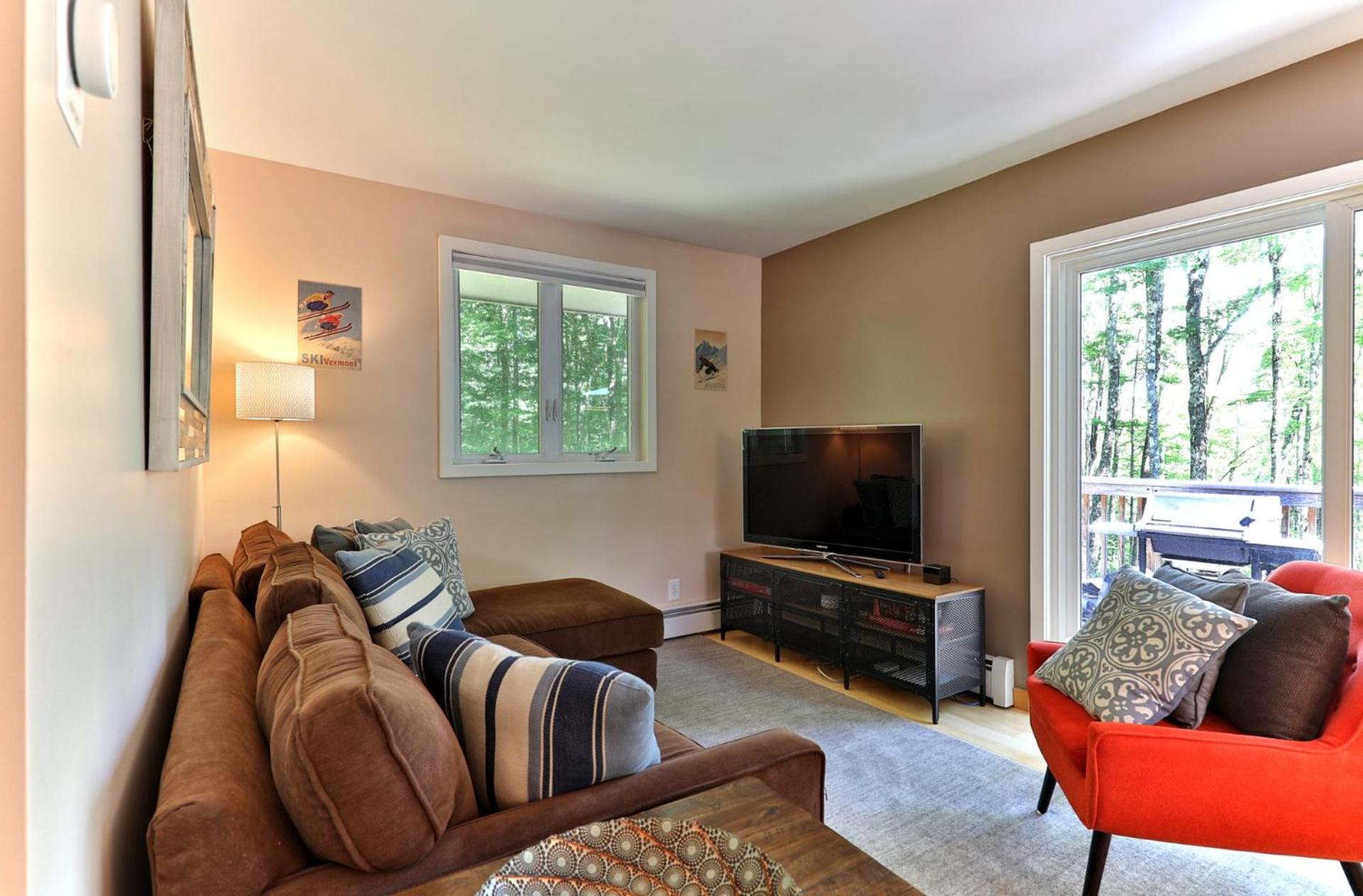 the SHACK - Three Bedroom Home Close to Ski Resort with Hot Tub