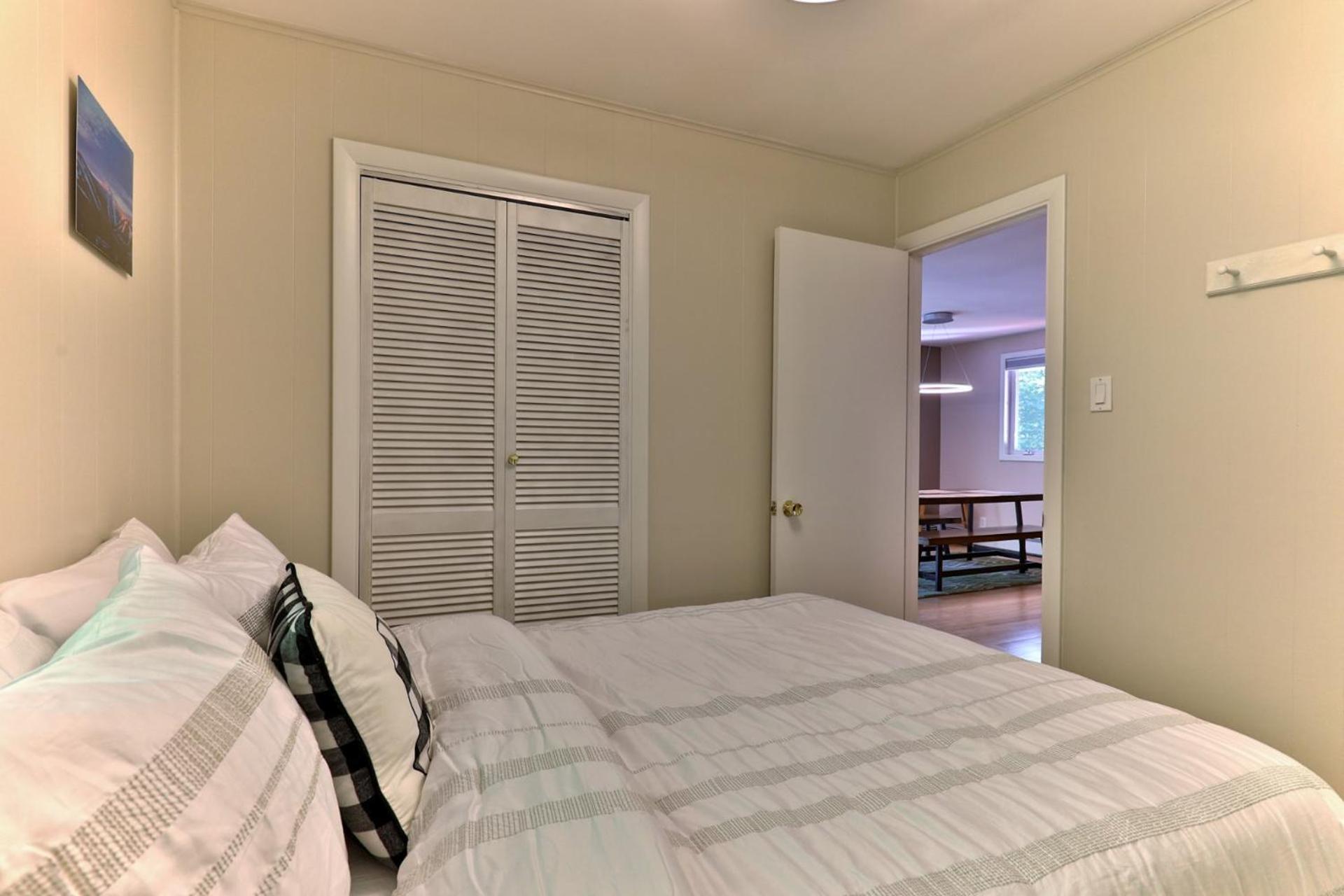 the SHACK - Three Bedroom Home Close to Ski Resort with Hot Tub