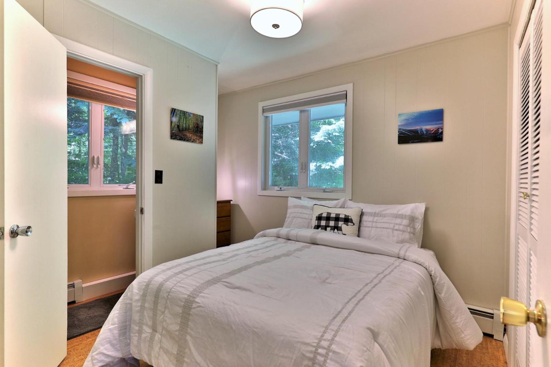 the SHACK - Three Bedroom Home Close to Ski Resort with Hot Tub