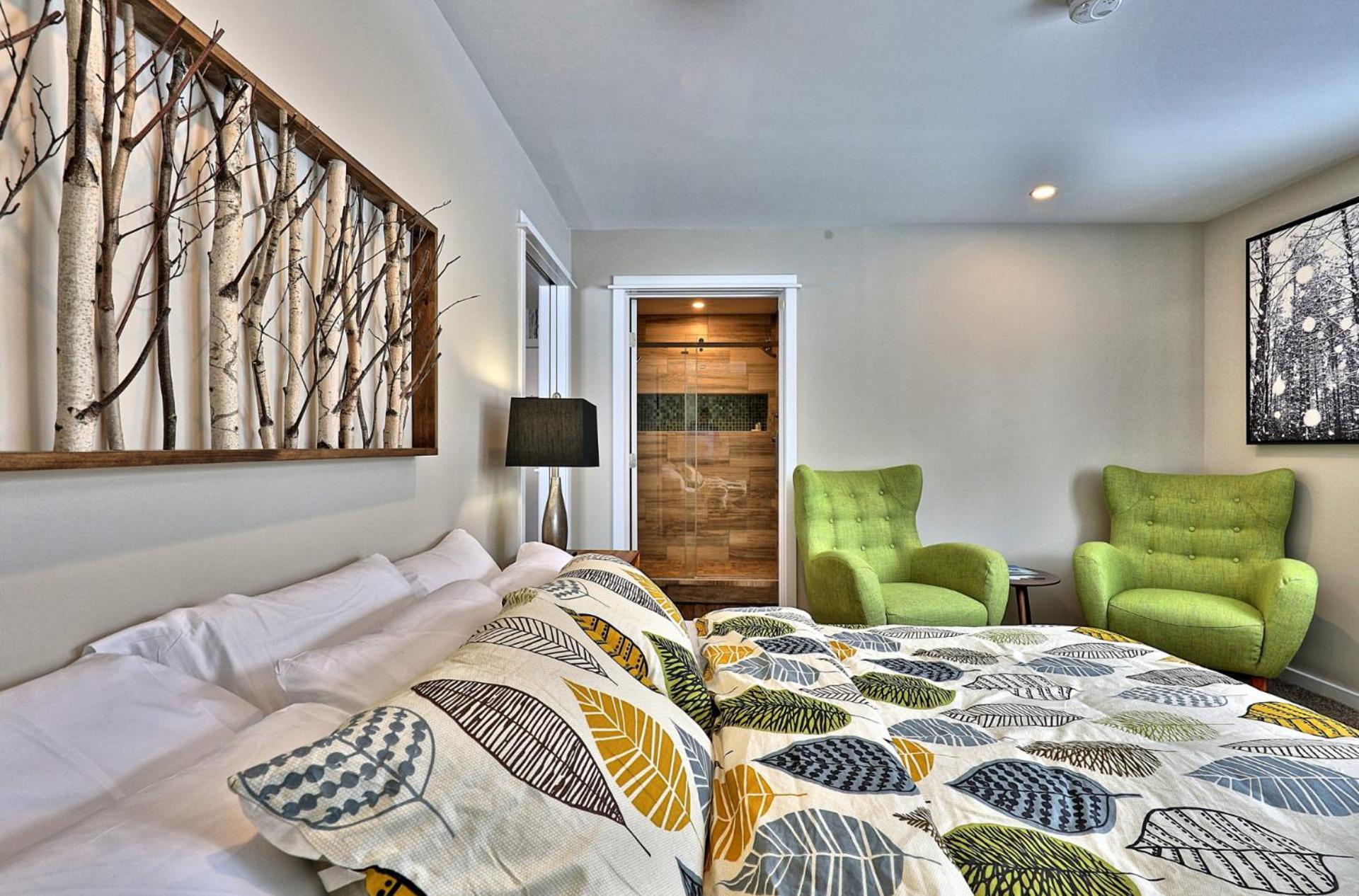 The Forest Fun Suite - 2RM-2BA Condo, Pool, Bus, King Bed, 2 Sofa Beds, Fireplace, Ski Rental Deals