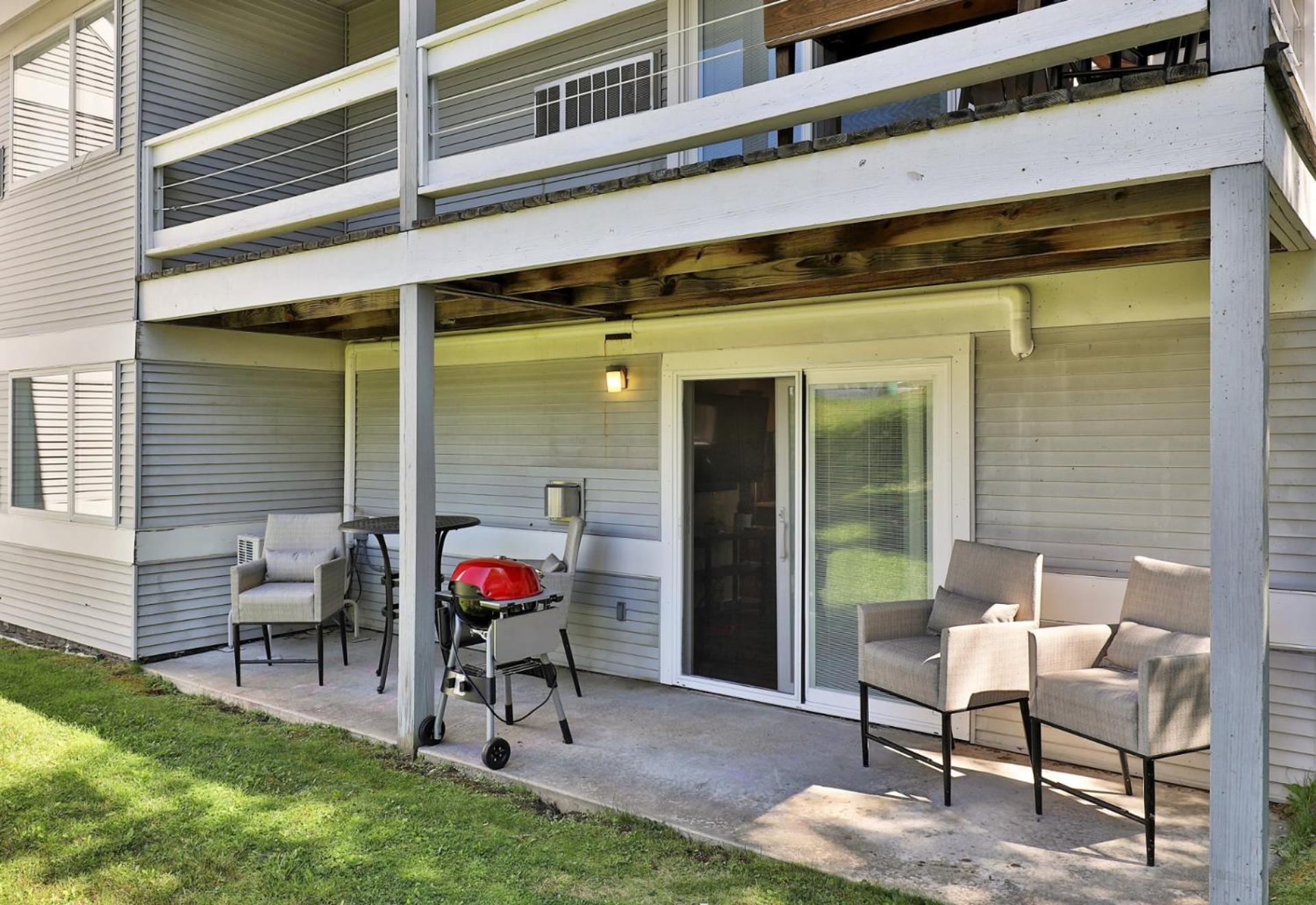 The Forest Fun Suite - 2RM-2BA Condo, Pool, Bus, King Bed, 2 Sofa Beds, Fireplace, Ski Rental Deals