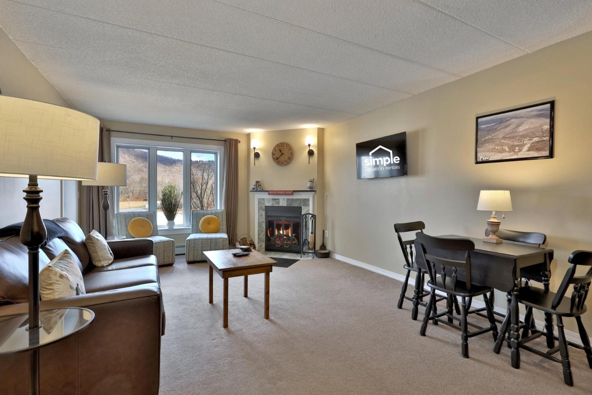 Pico Mountain Condo C-307 - 1 BR, 1BA Steps to Pico Ski Slopes, Bus to Killington