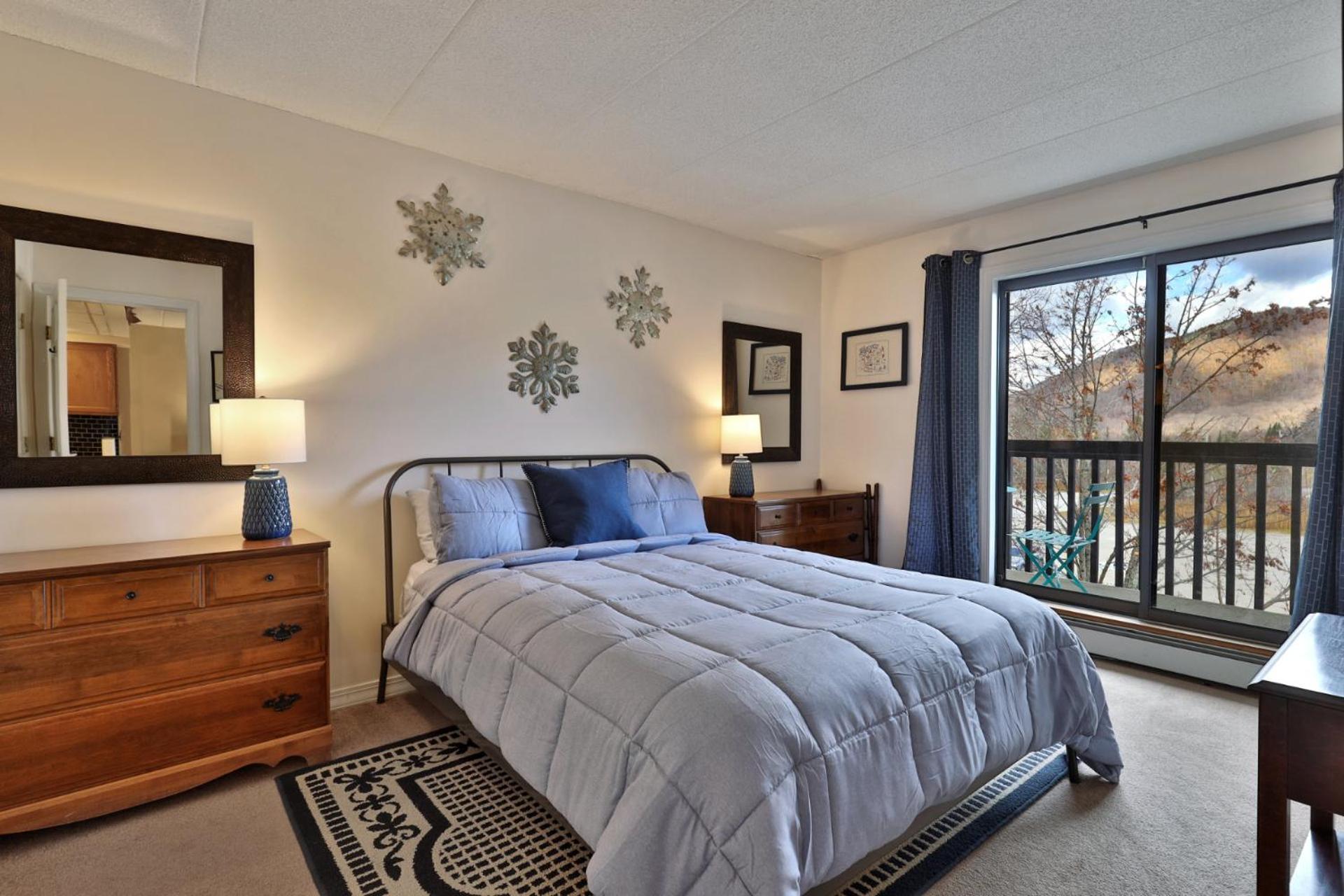 Pico Mountain Condo C-307 - 1 BR, 1BA Steps to Pico Ski Slopes, Bus to Killington