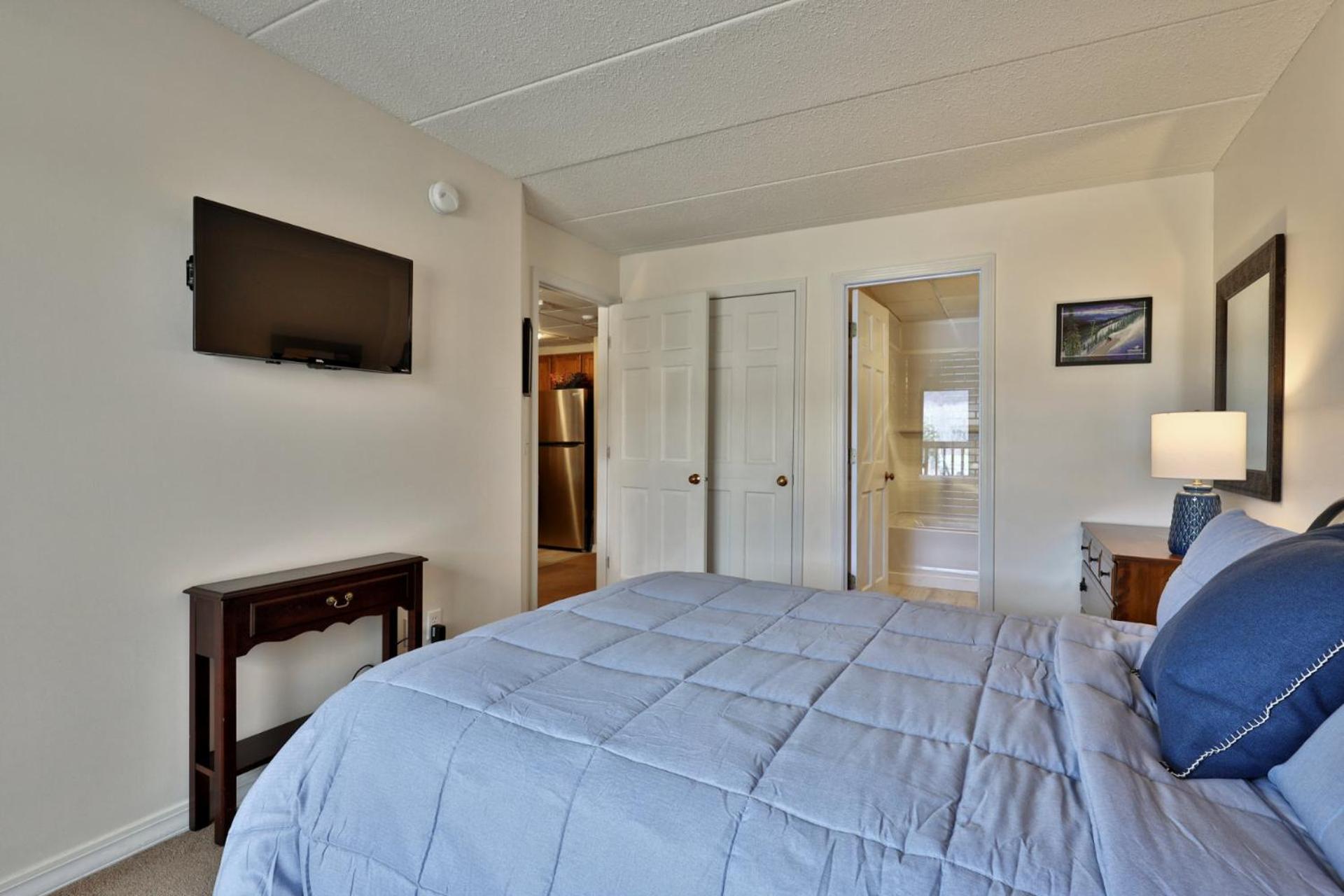 Pico Mountain Condo C-307 - 1 BR, 1BA Steps to Pico Ski Slopes, Bus to Killington