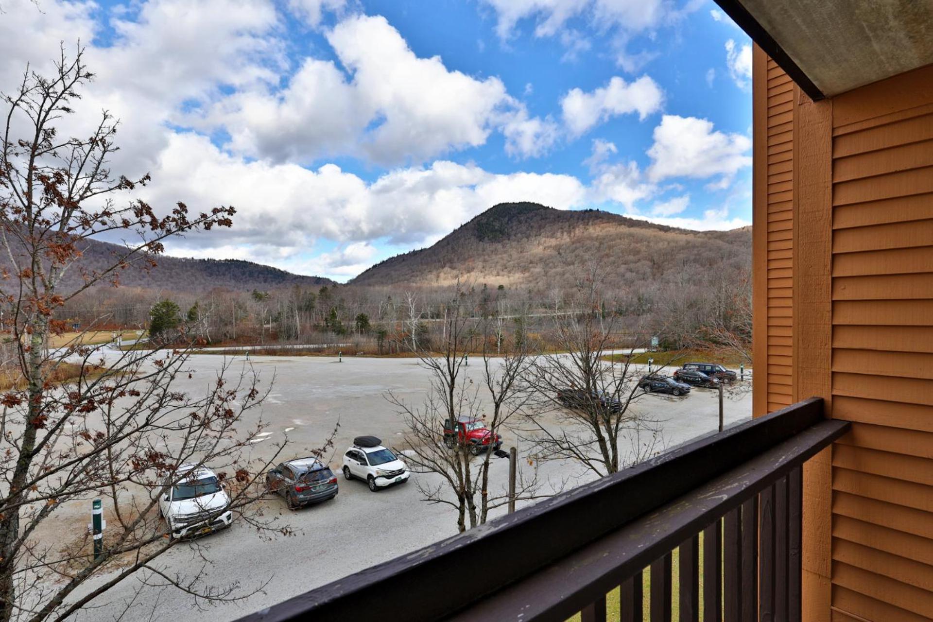 Pico Mountain Condo C-307 - 1 BR, 1BA Steps to Pico Ski Slopes, Bus to Killington