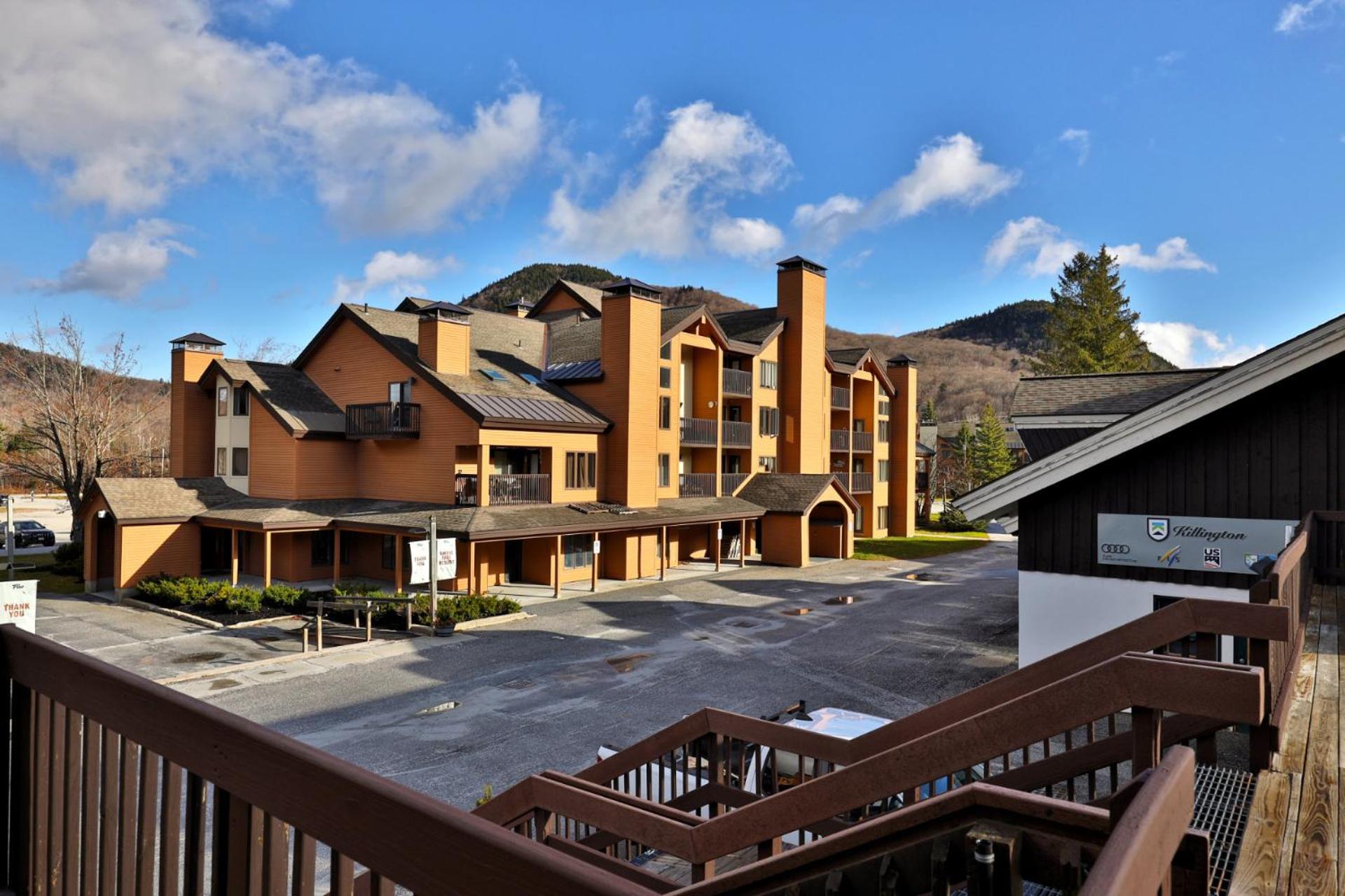 Pico Mountain Condo C-307 - 1 BR, 1BA Steps to Pico Ski Slopes, Bus to Killington