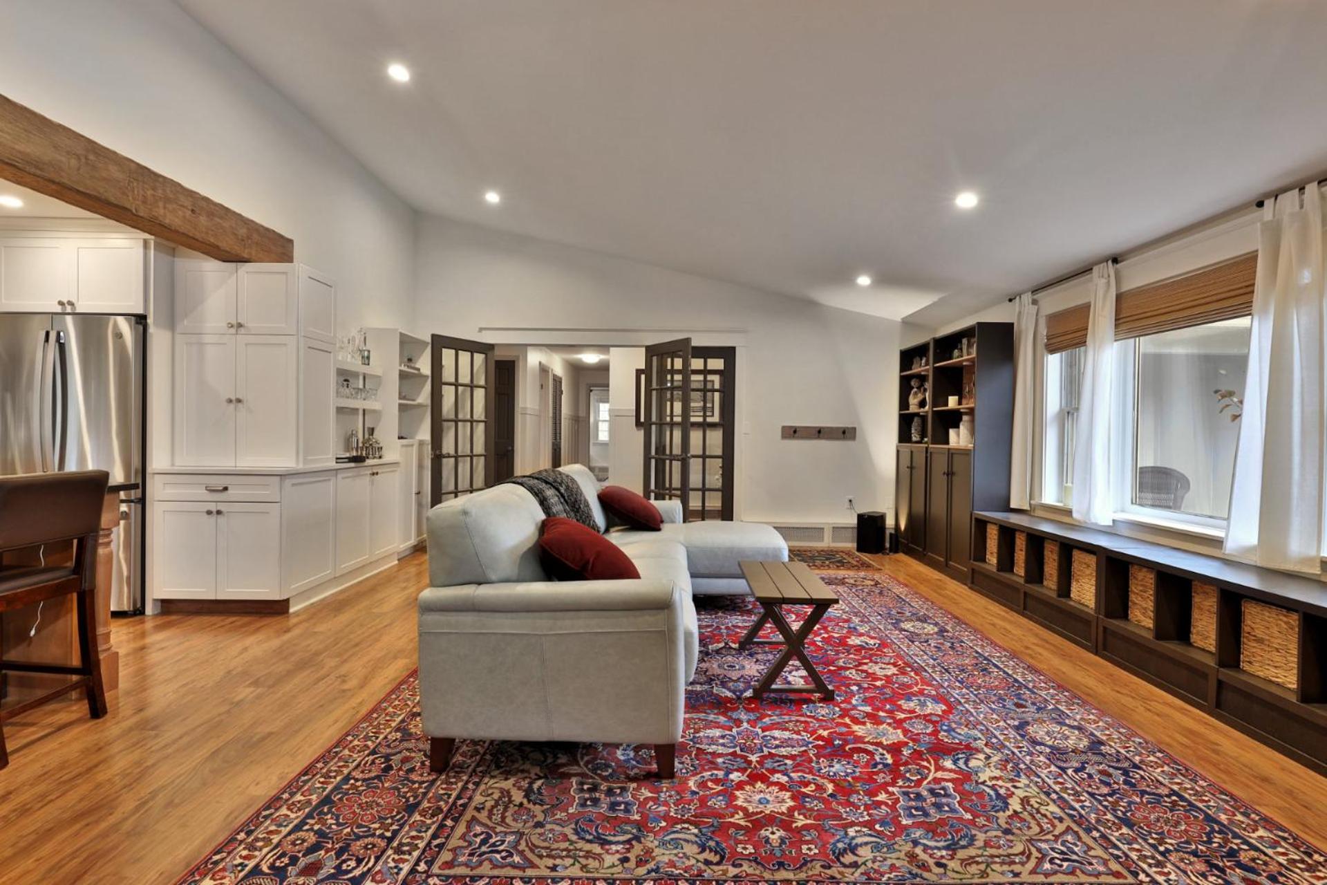 Susan Lane Hideaway - 4BR, 3BA Renovated Home, Close to Skiing and Town, Fireplace