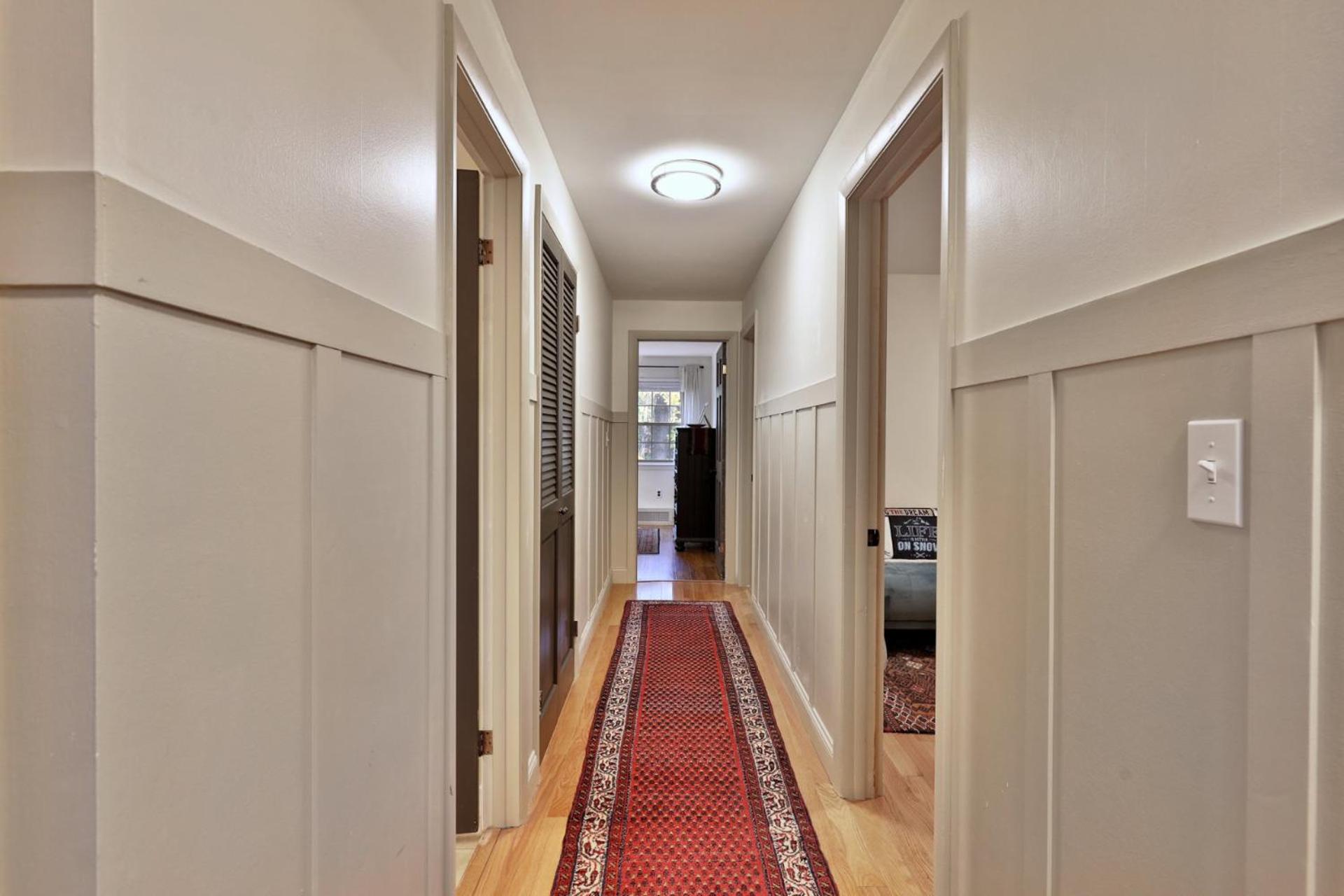 Susan Lane Hideaway - 4BR, 3BA Renovated Home, Close to Skiing and Town, Fireplace