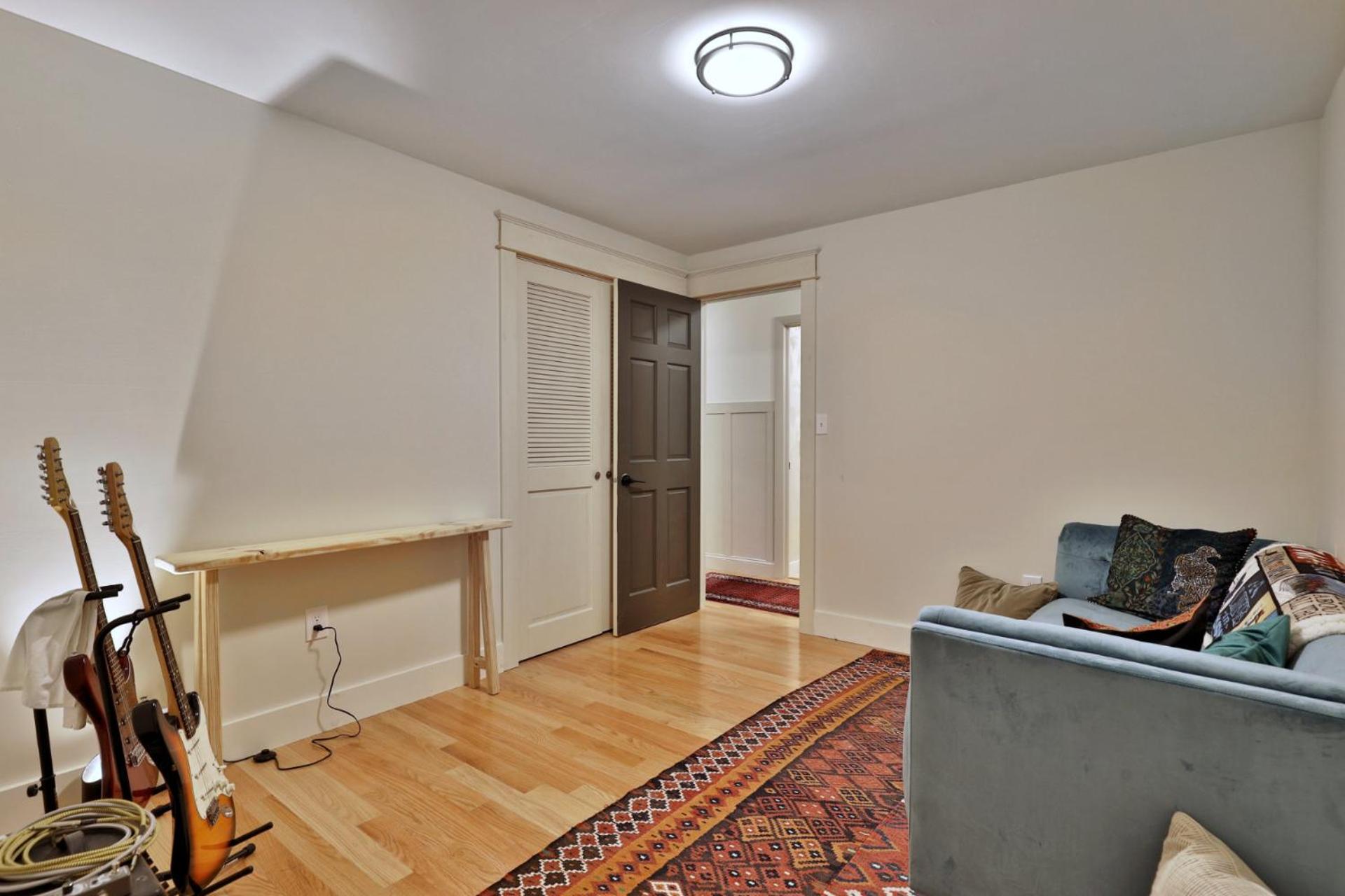 Susan Lane Hideaway - 4BR, 3BA Renovated Home, Close to Skiing and Town, Fireplace