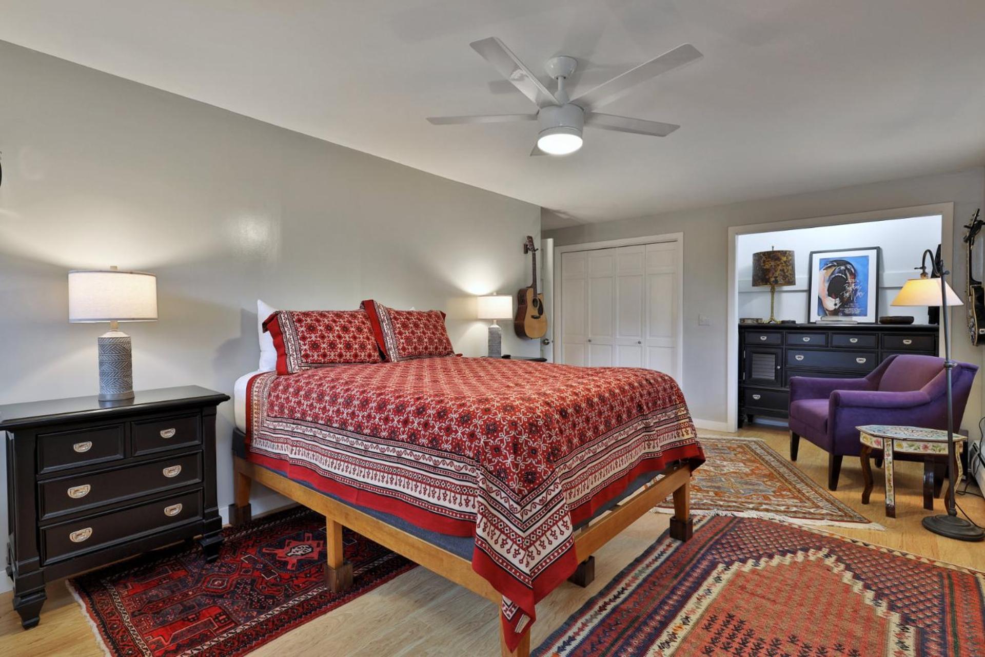 Susan Lane Hideaway - 4BR, 3BA Renovated Home, Close to Skiing and Town, Fireplace