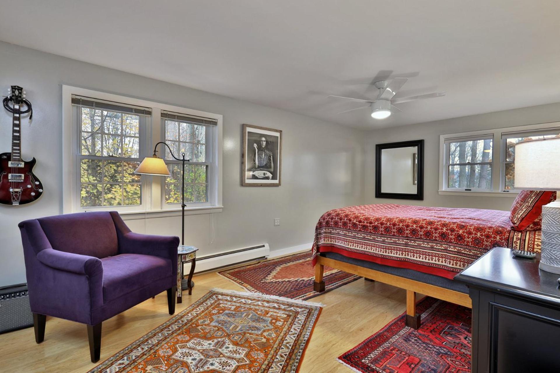 Susan Lane Hideaway - 4BR, 3BA Renovated Home, Close to Skiing and Town, Fireplace