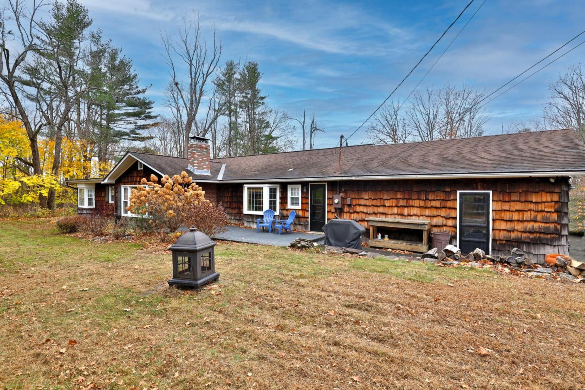 Susan Lane Hideaway - 4BR, 3BA Renovated Home, Close to Skiing and Town, Fireplace