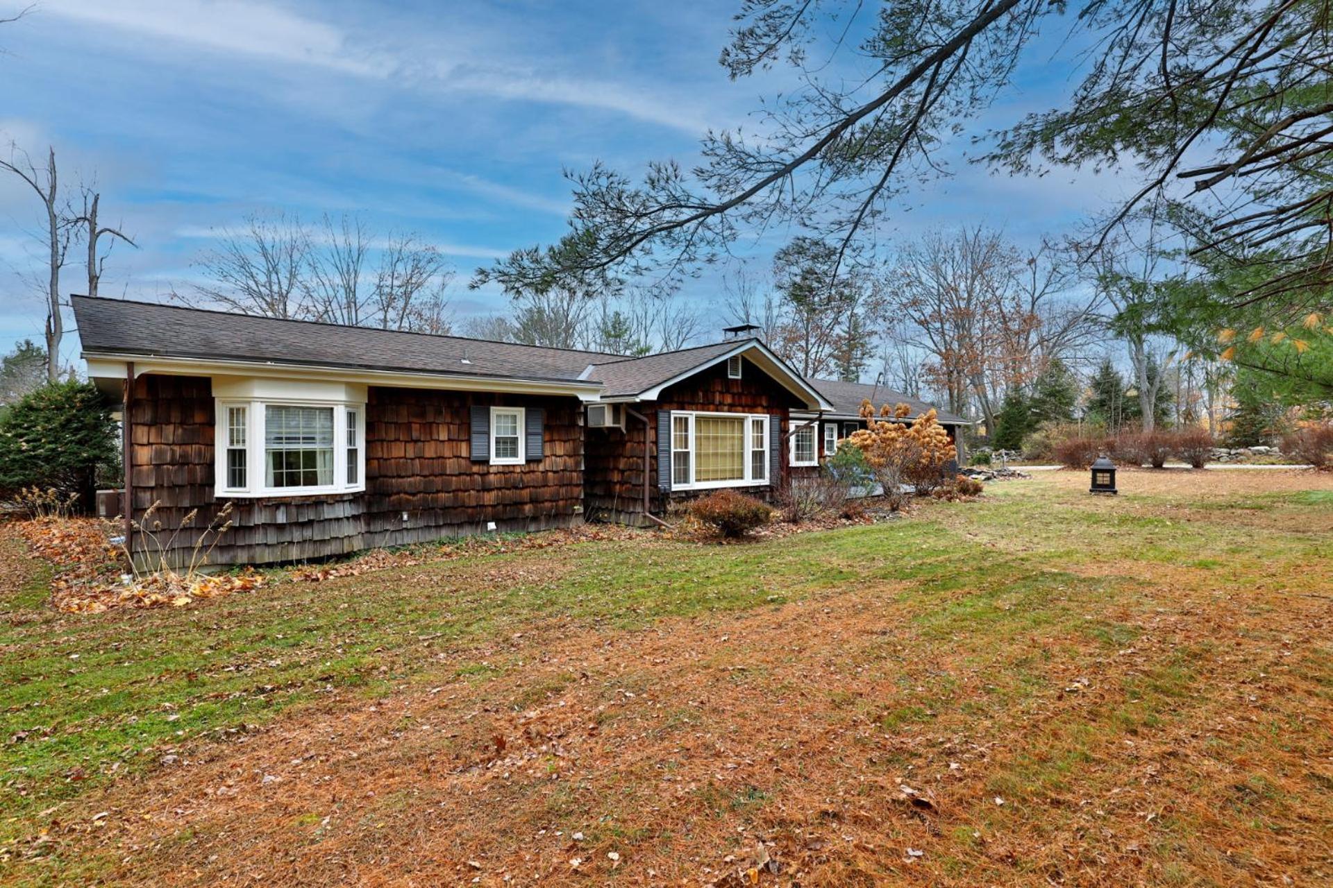 Susan Lane Hideaway - 4BR, 3BA Renovated Home, Close to Skiing and Town, Fireplace