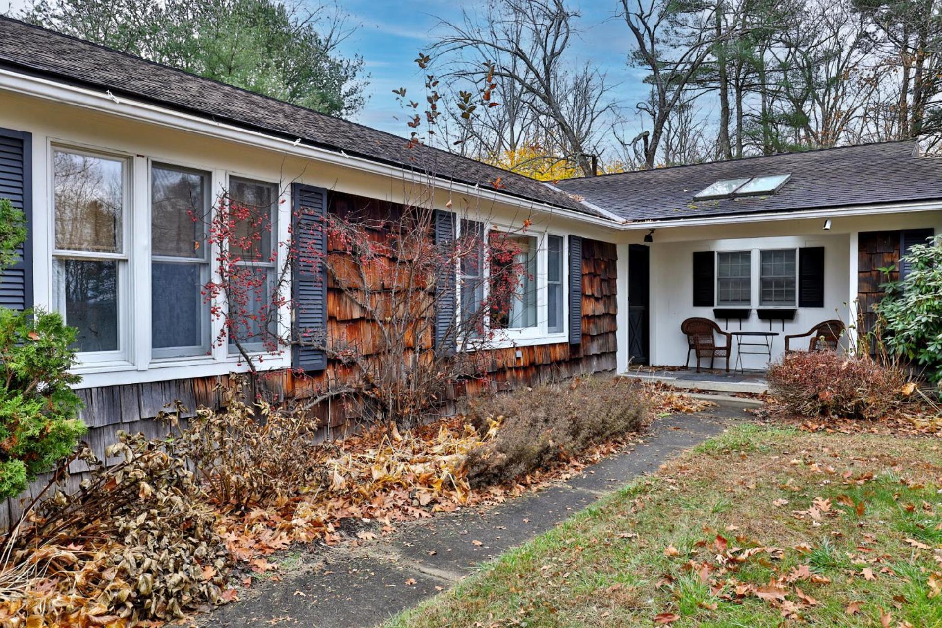 Susan Lane Hideaway - 4BR, 3BA Renovated Home, Close to Skiing and Town, Fireplace