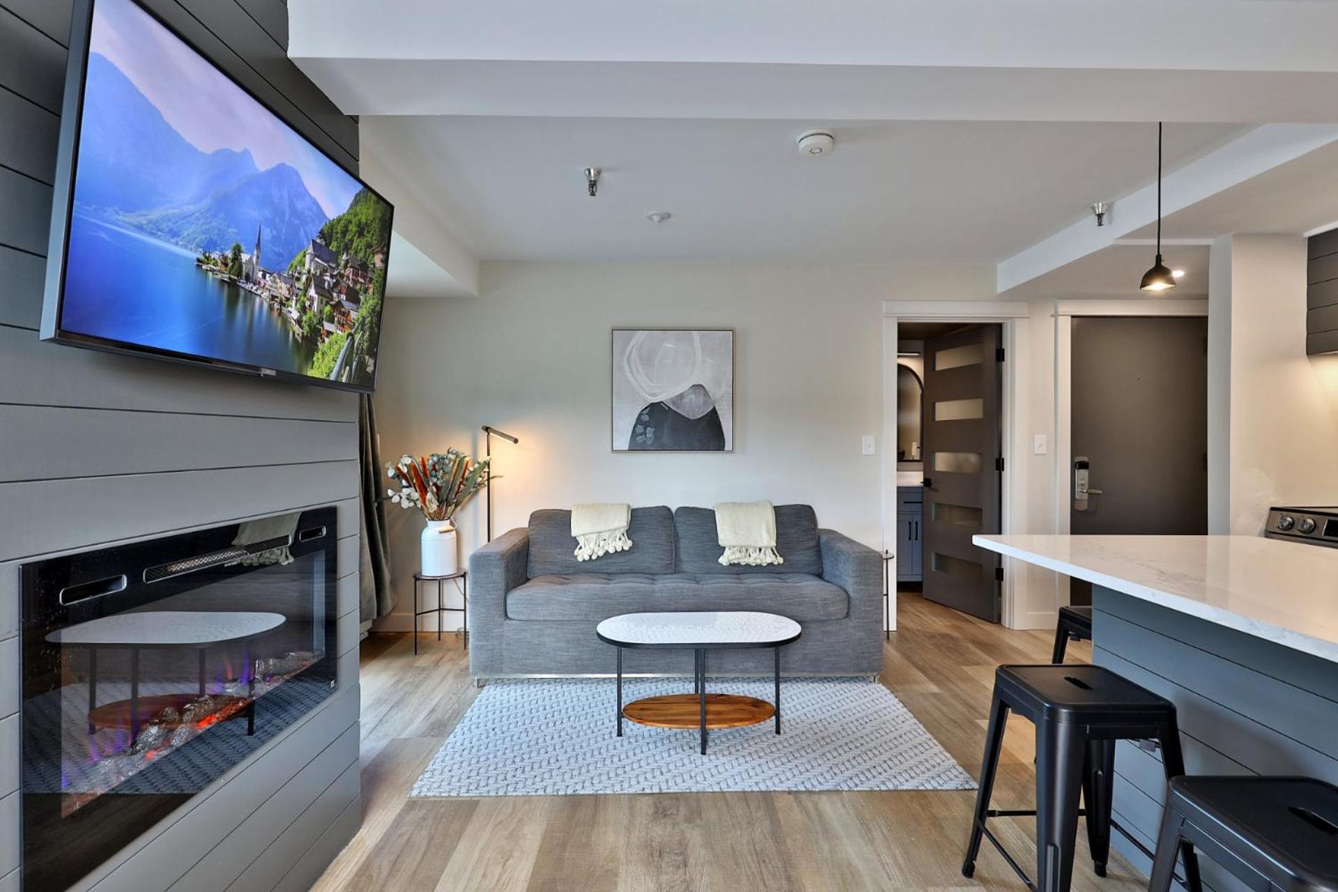 Mountain Green 3F9 - Newly Renovated Studio, Amazing Views and Location, Pool, Hot Tub, Shuttle