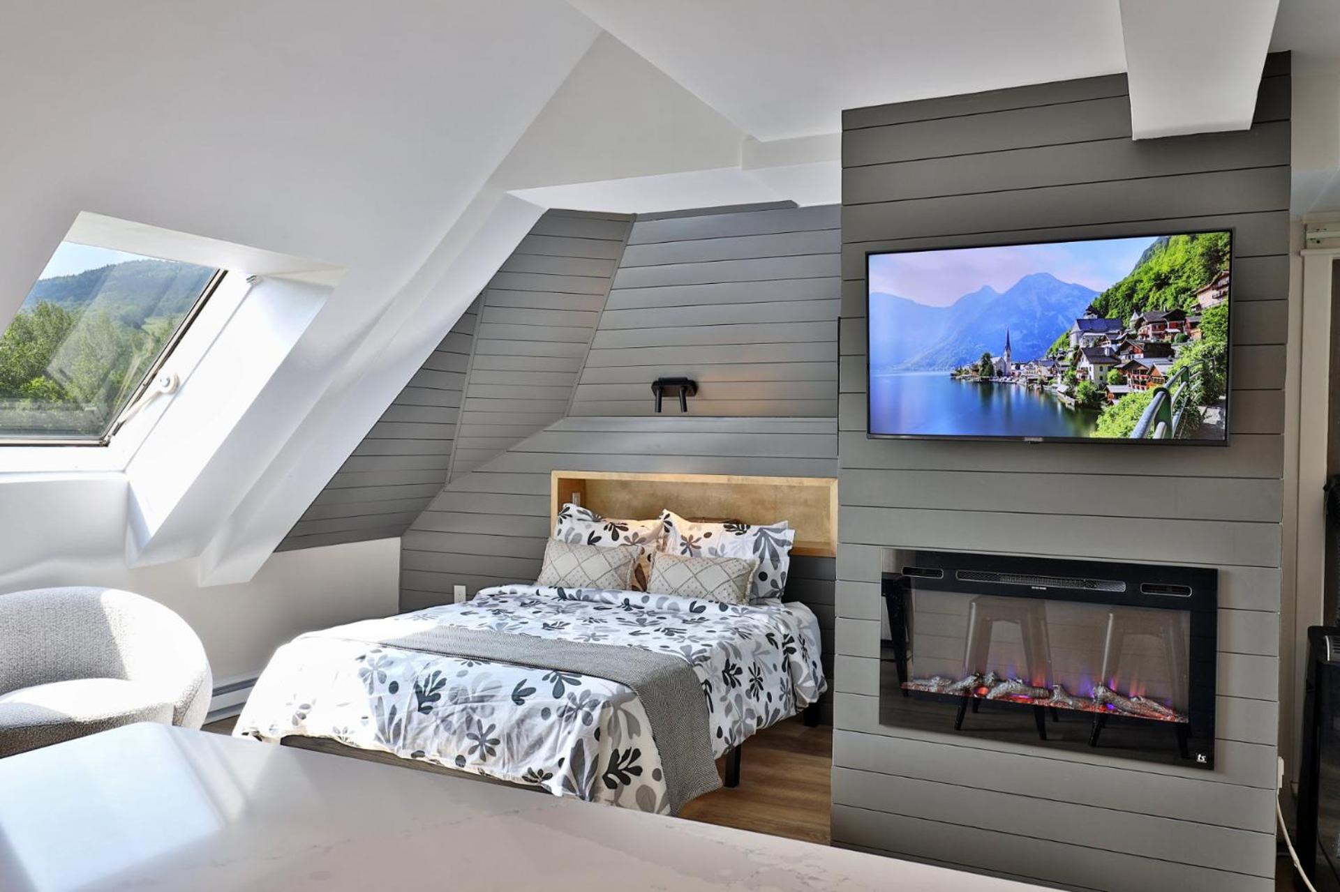 Mountain Green 3F9 - Newly Renovated Studio, Amazing Views and Location, Pool, Hot Tub, Shuttle
