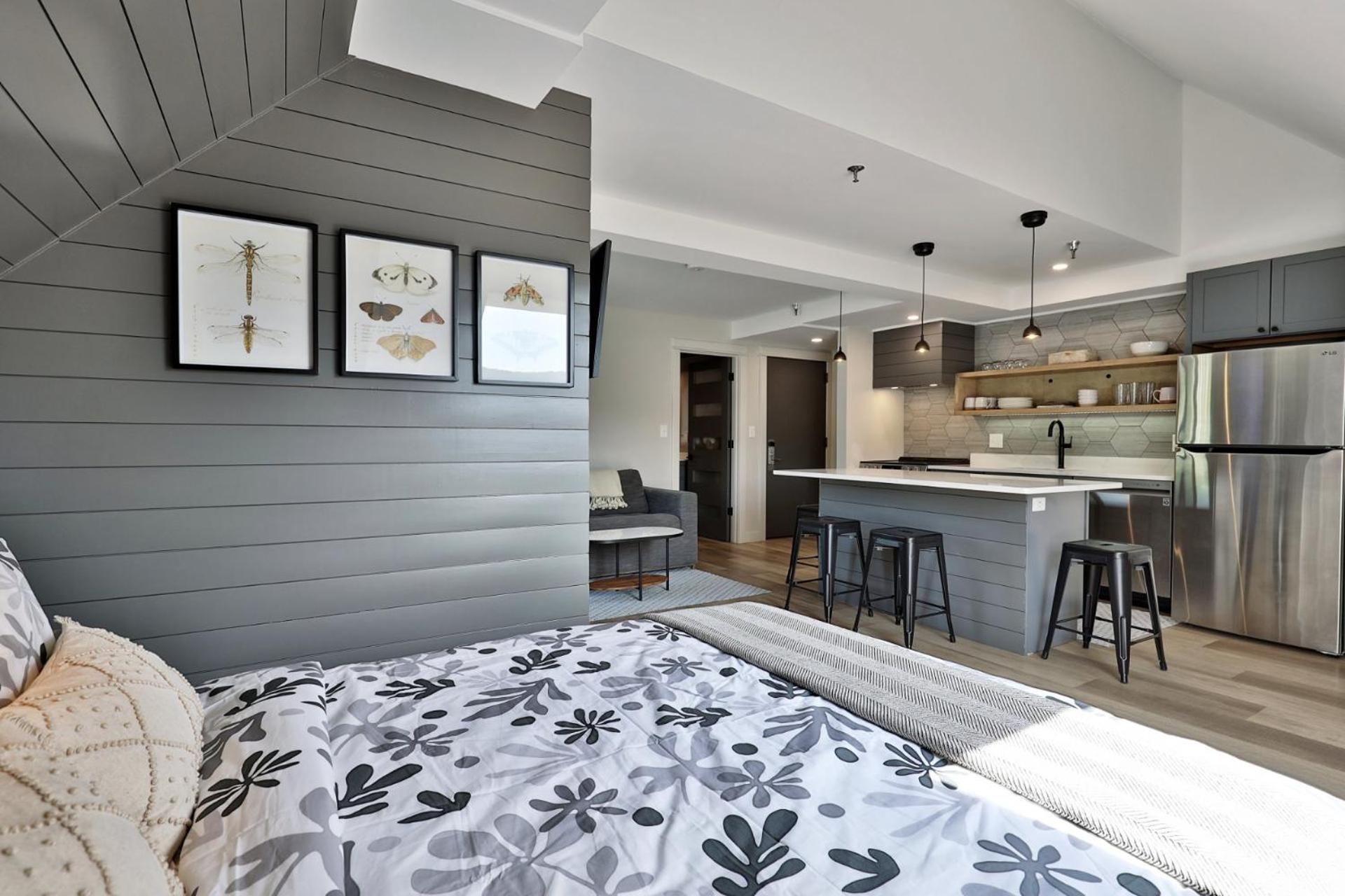 Mountain Green 3F9 - Newly Renovated Studio, Amazing Views and Location, Pool, Hot Tub, Shuttle