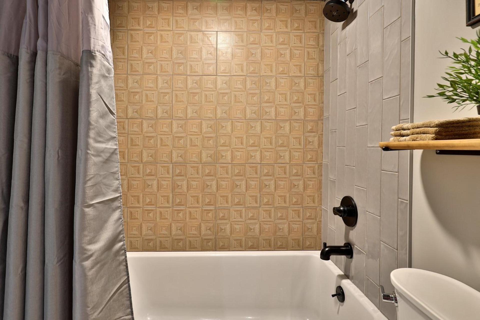 Mountain Green 3F9 - Newly Renovated Studio, Amazing Views and Location, Pool, Hot Tub, Shuttle
