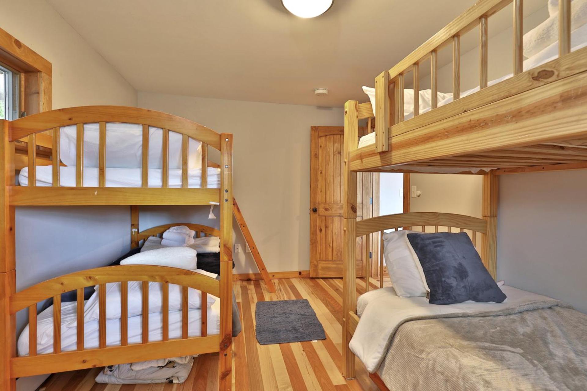 Lakeside Lodge at Fern Lake - 3BR, 1BA Waterfront with Dock