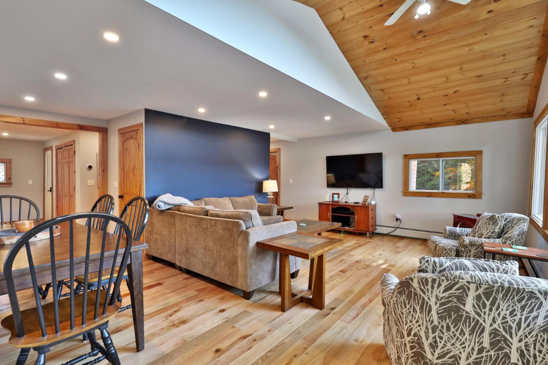 Lakeside Lodge at Fern Lake - 3BR, 1BA Waterfront with Dock