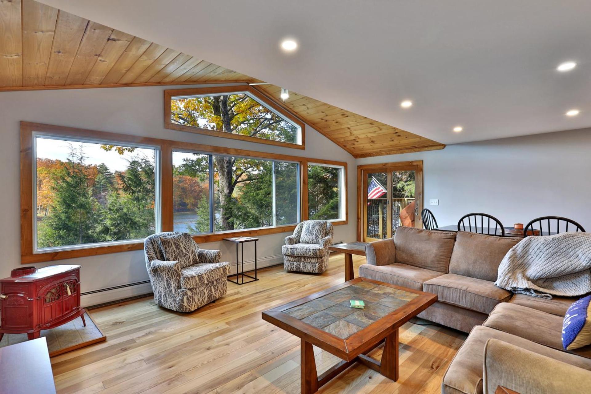 Lakeside Lodge at Fern Lake - 3BR, 1BA Waterfront with Dock