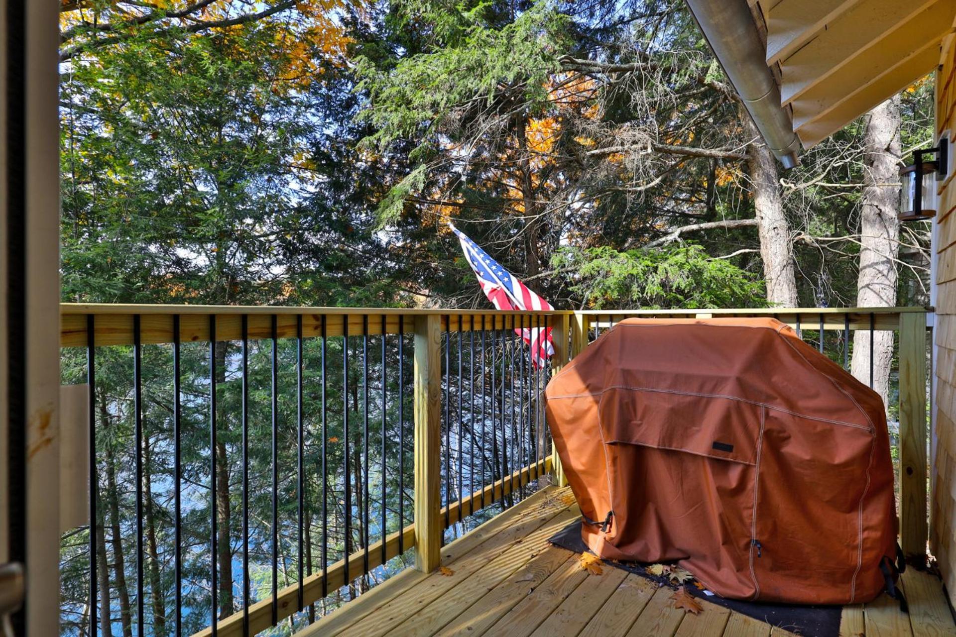 Lakeside Lodge at Fern Lake - 3BR, 1BA Waterfront with Dock