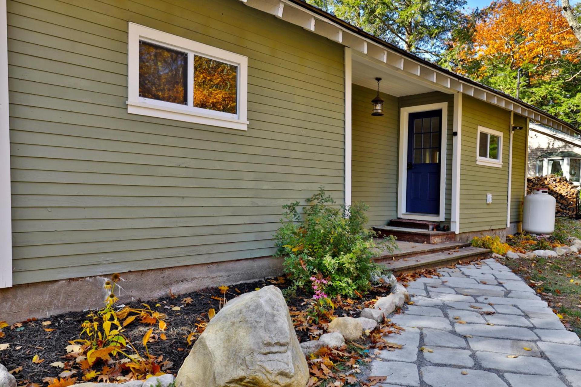 Lakeside Lodge at Fern Lake - 3BR, 1BA Waterfront with Dock