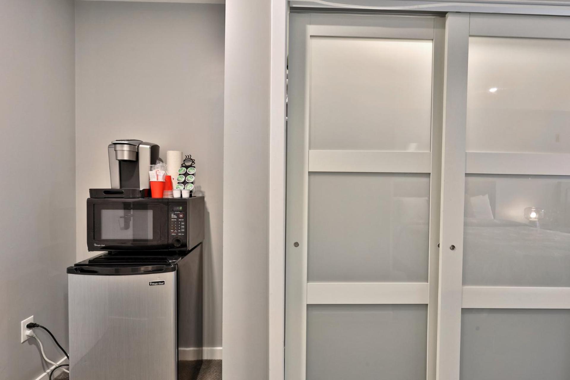 Ski Condo Close to the Resort, Shuttle Bus Route, Summer Pool, 2 Queen Beds