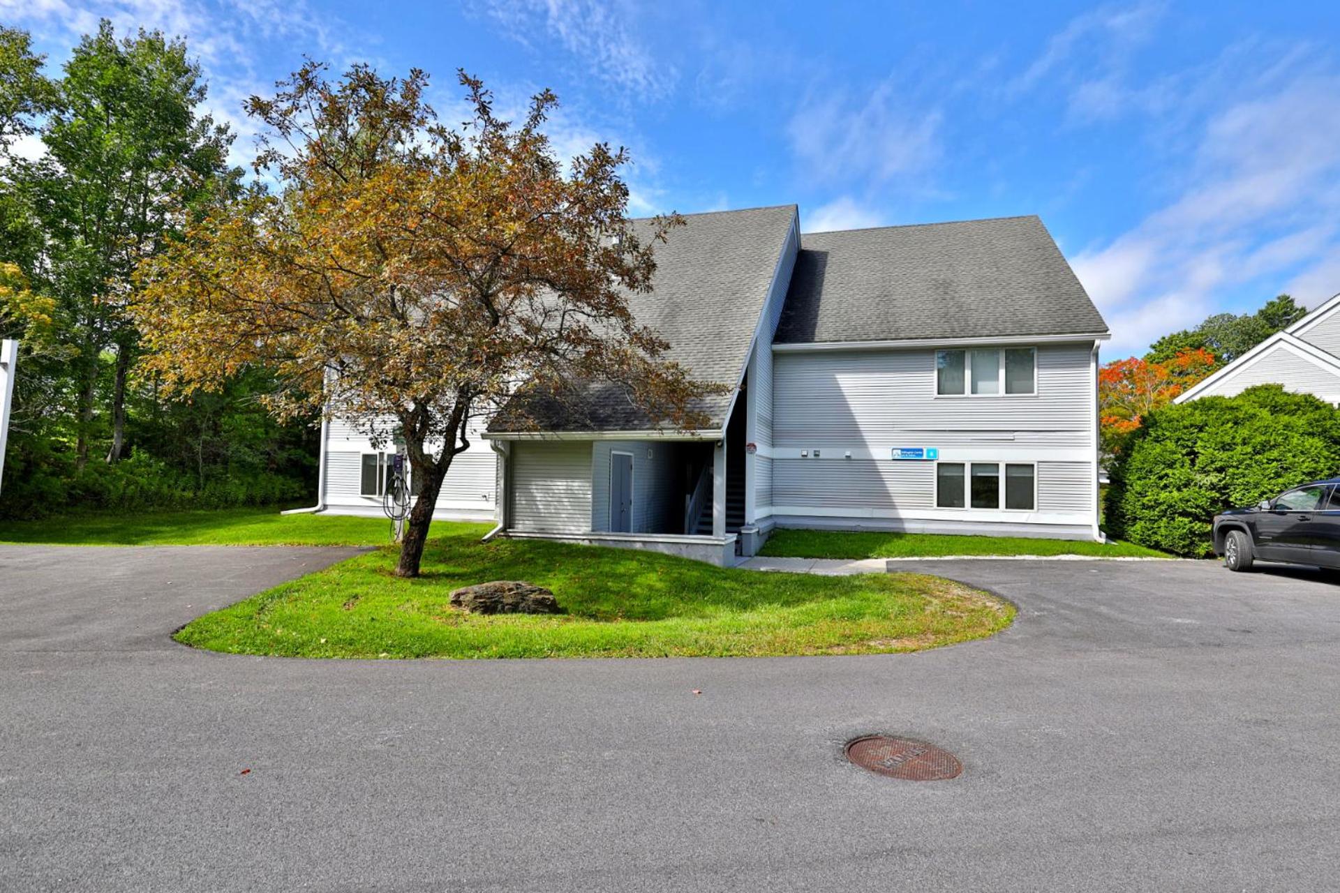 Ski Condo Close to the Resort, Shuttle Bus Route, Summer Pool, 2 Queen Beds
