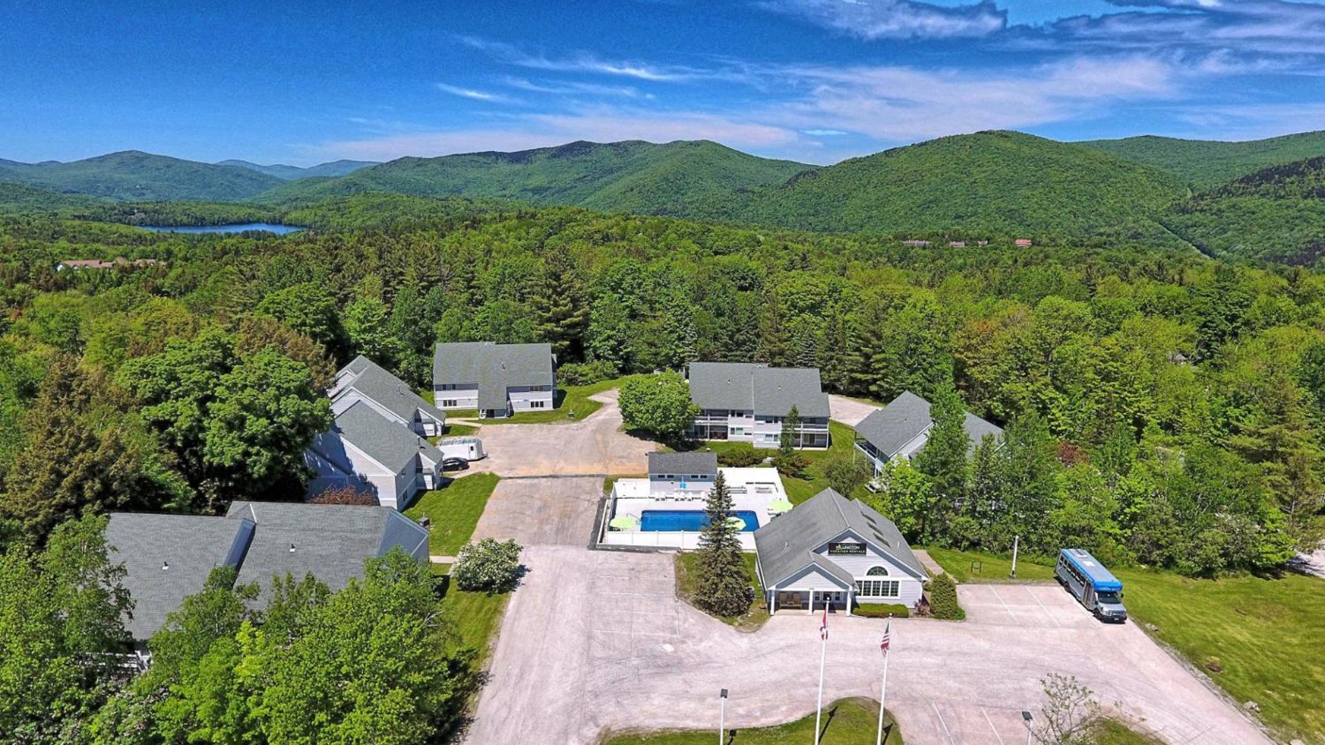 Ski Condo Close to the Resort, Shuttle Bus Route, Summer Pool, 2 Queen Beds