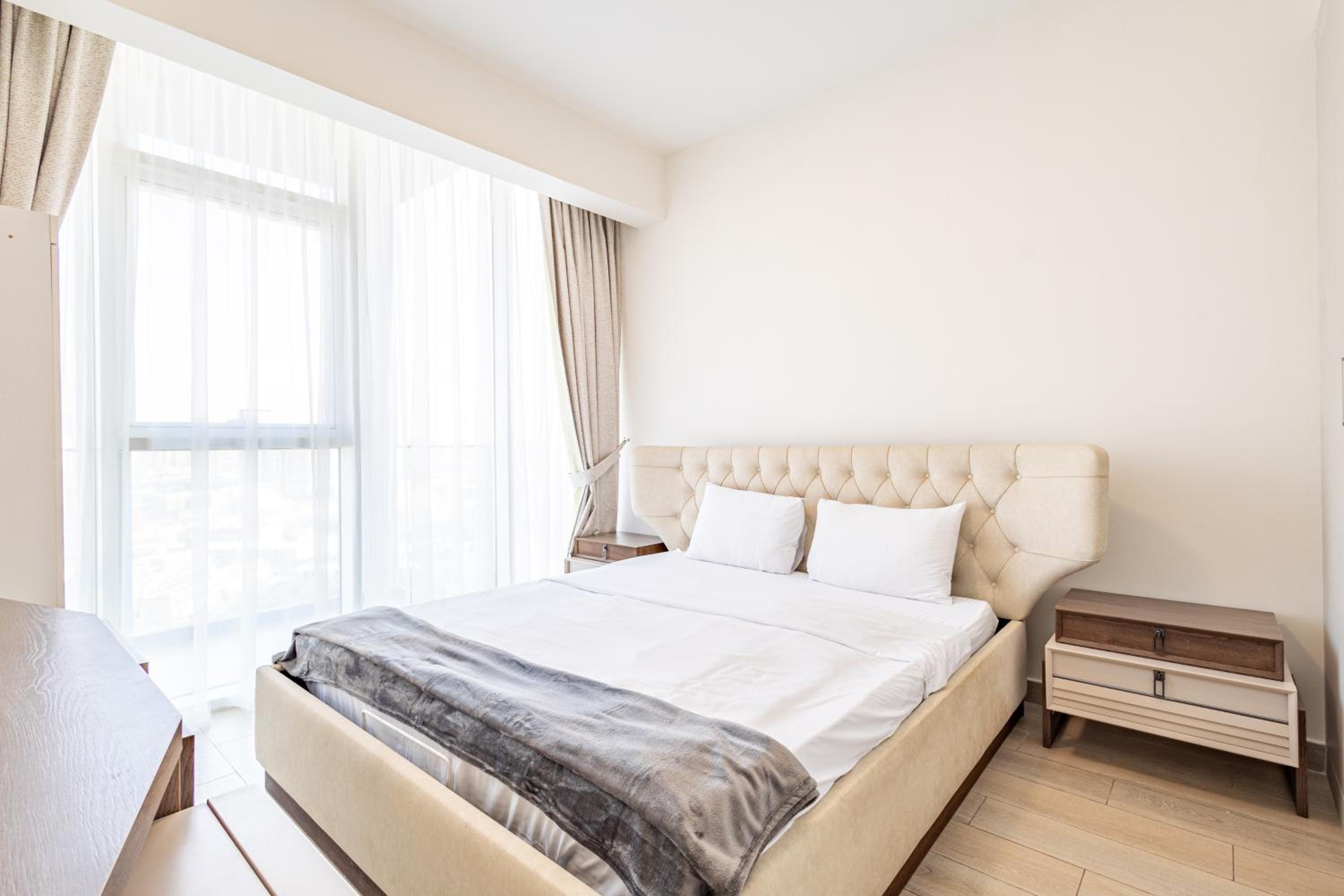 Superhost - Bright & Stylish 1-Bedroom in Bloom Tower, JVC