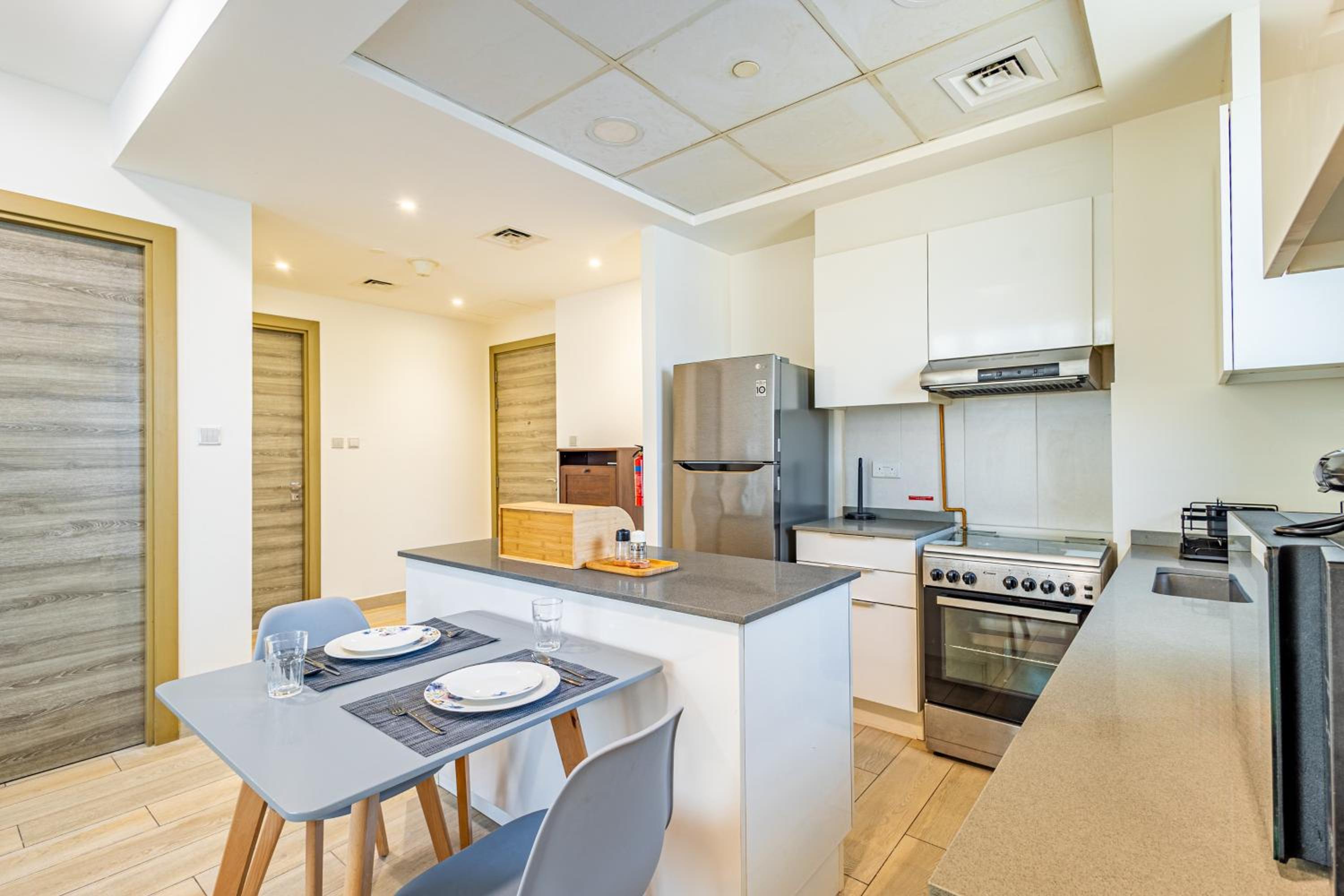 Superhost - Bright & Stylish 1-Bedroom in Bloom Tower, JVC