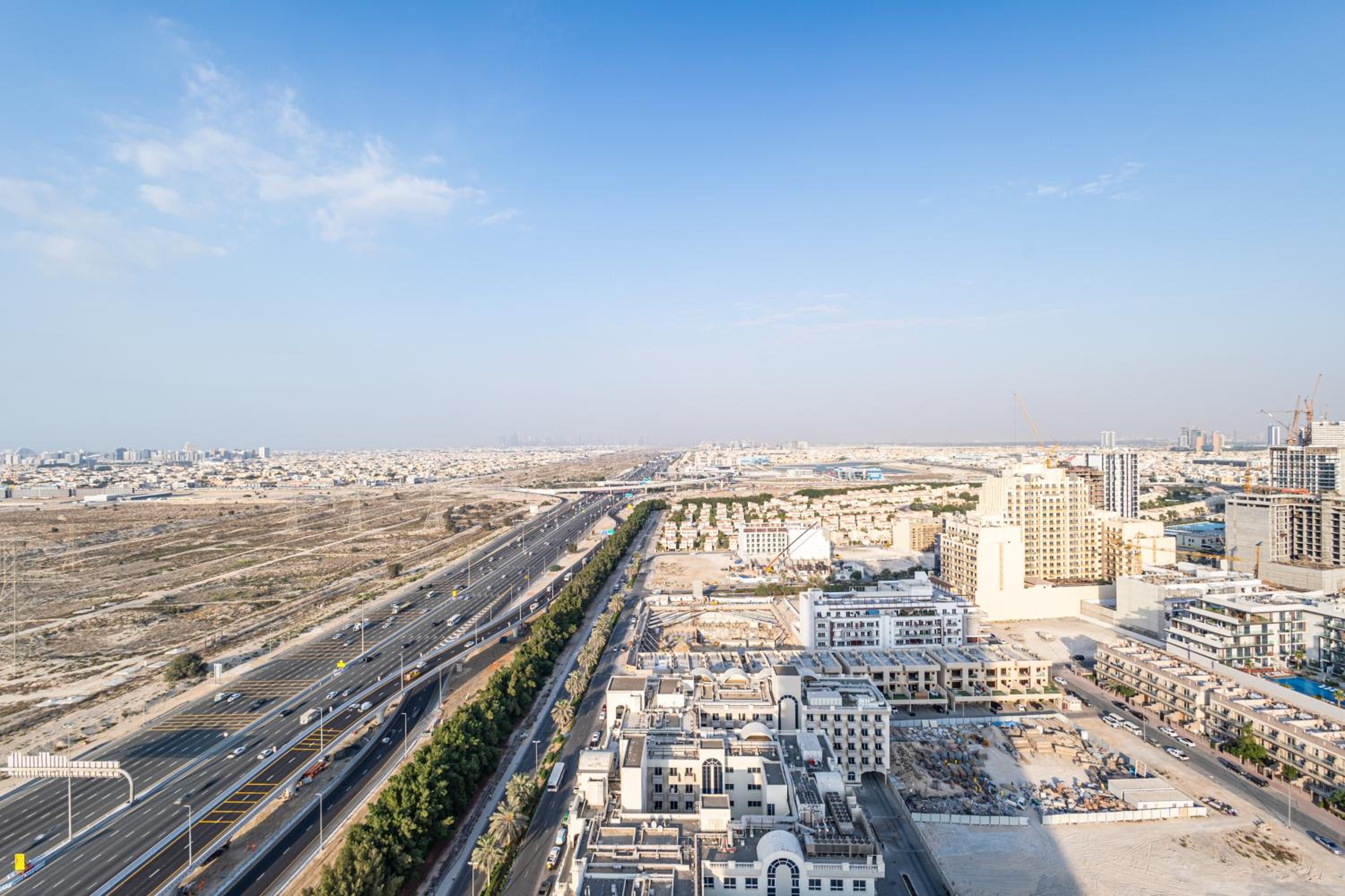 Superhost - Bright & Stylish 1-Bedroom in Bloom Tower, JVC
