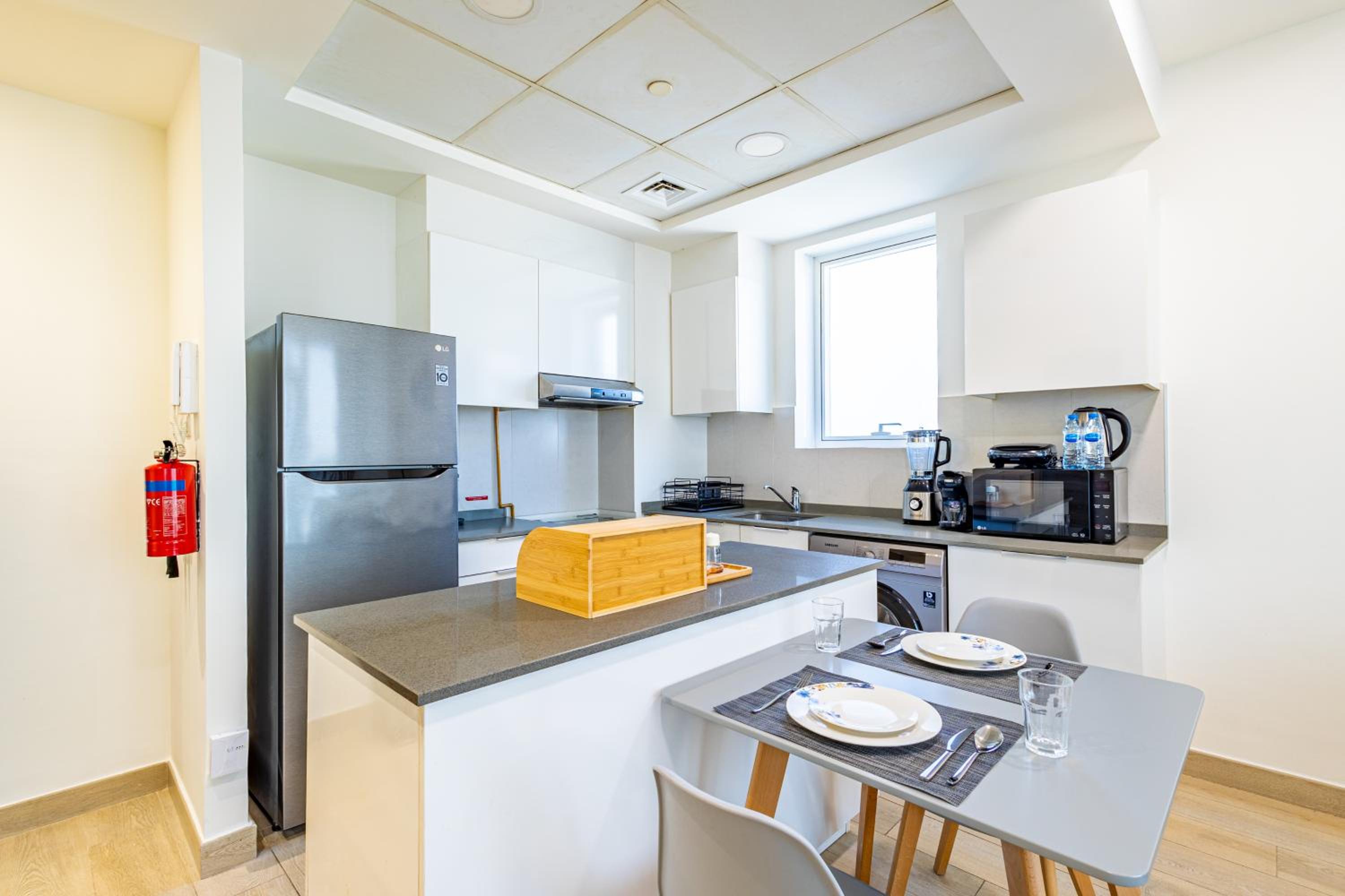 Superhost - Bright & Stylish 1-Bedroom in Bloom Tower, JVC