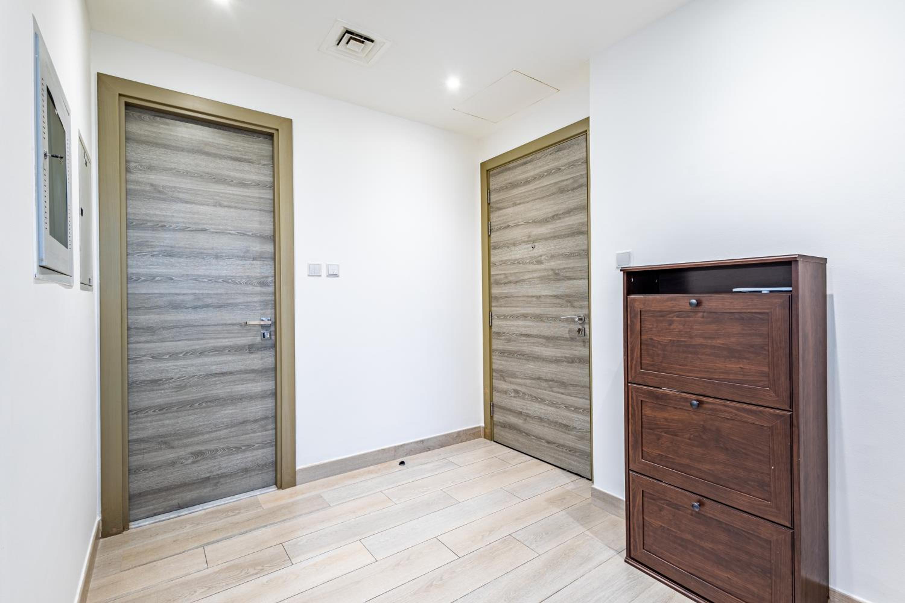 Superhost - Bright & Stylish 1-Bedroom in Bloom Tower, JVC