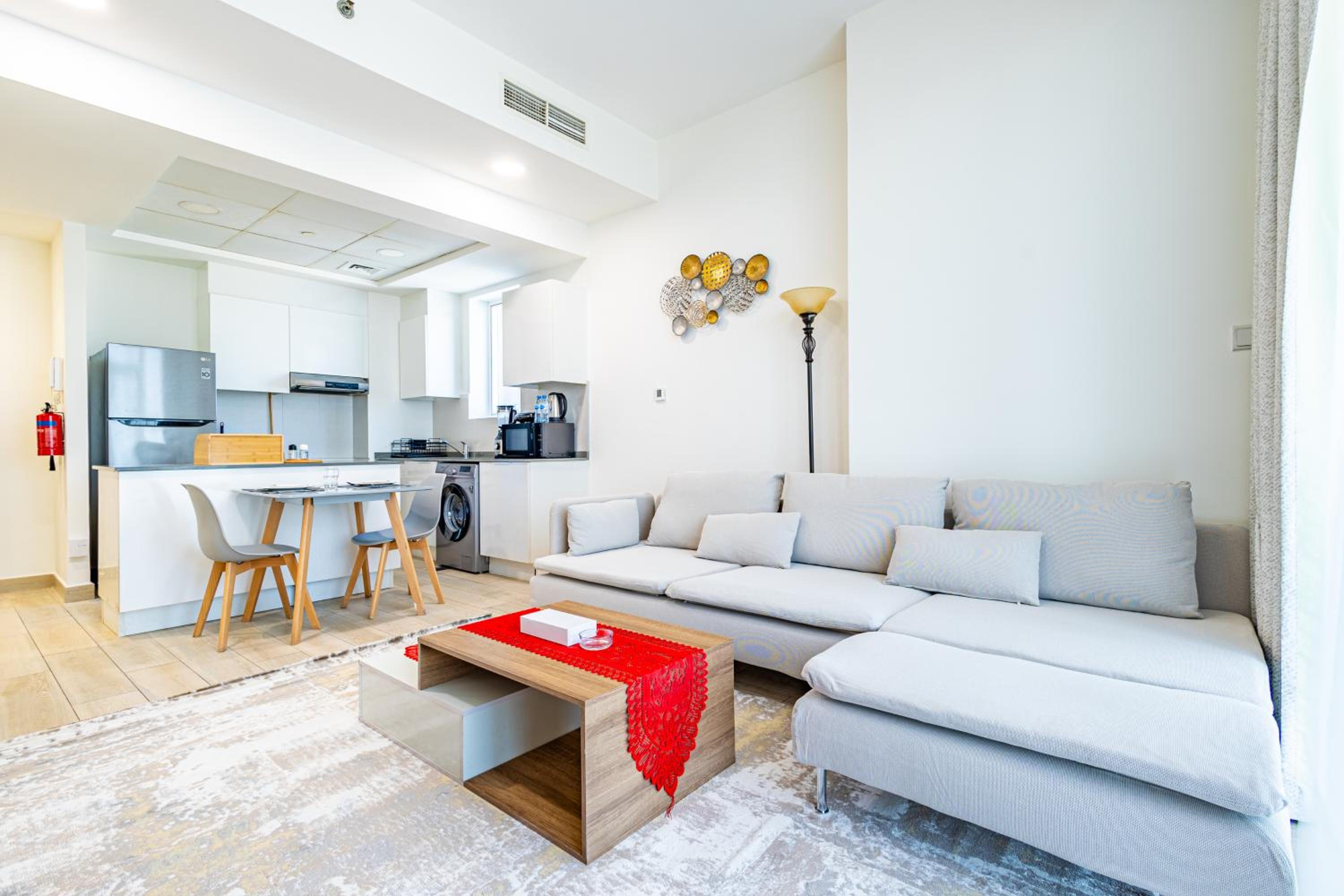 Superhost - Bright & Stylish 1-Bedroom in Bloom Tower, JVC