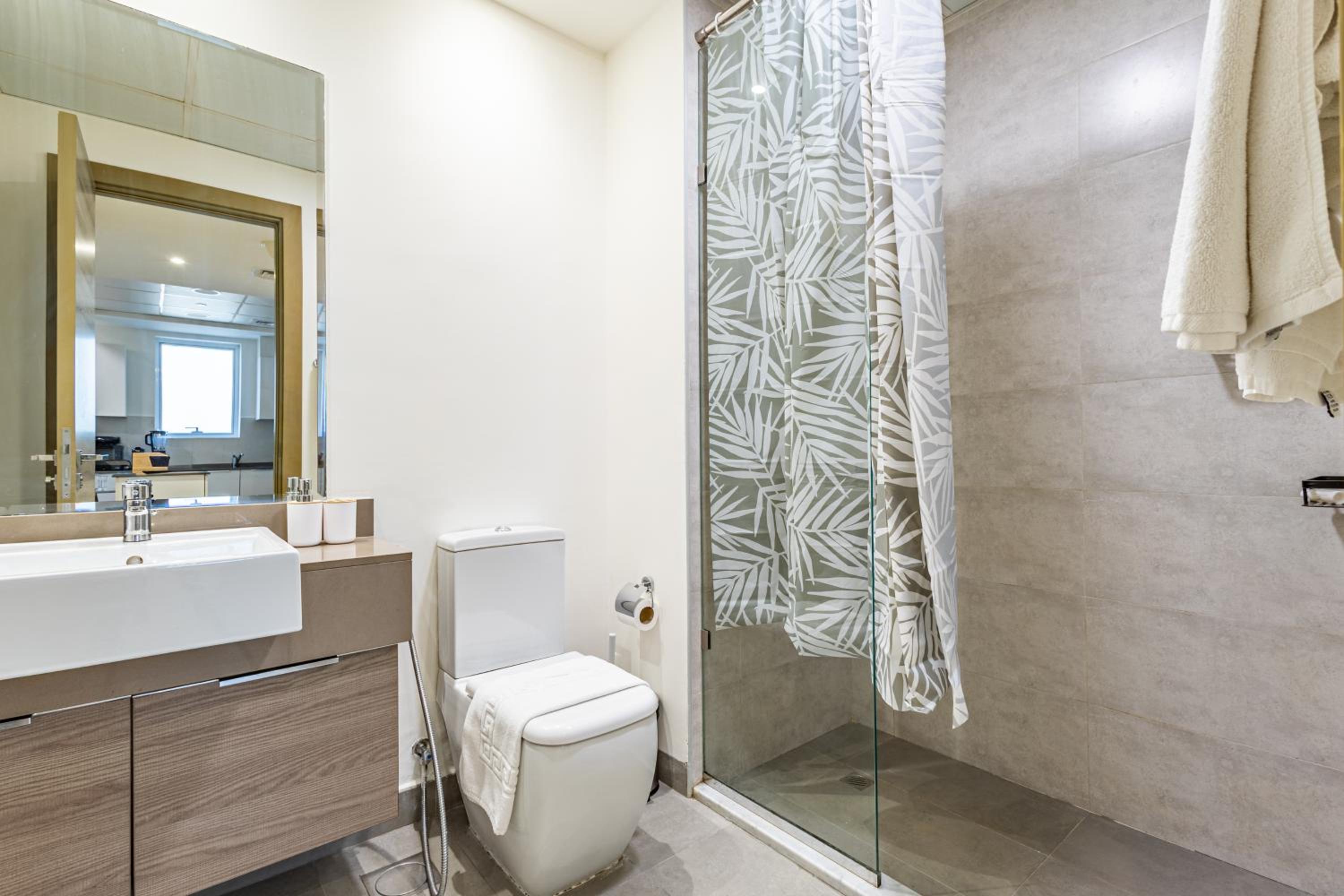 Superhost - Bright & Stylish 1-Bedroom in Bloom Tower, JVC