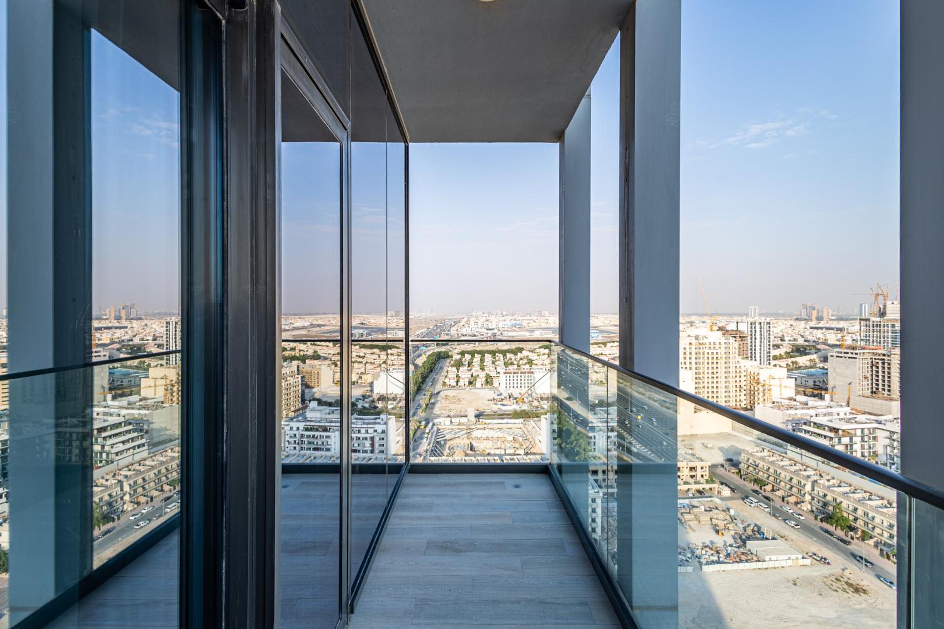 Superhost - Bright & Stylish 1-Bedroom in Bloom Tower, JVC