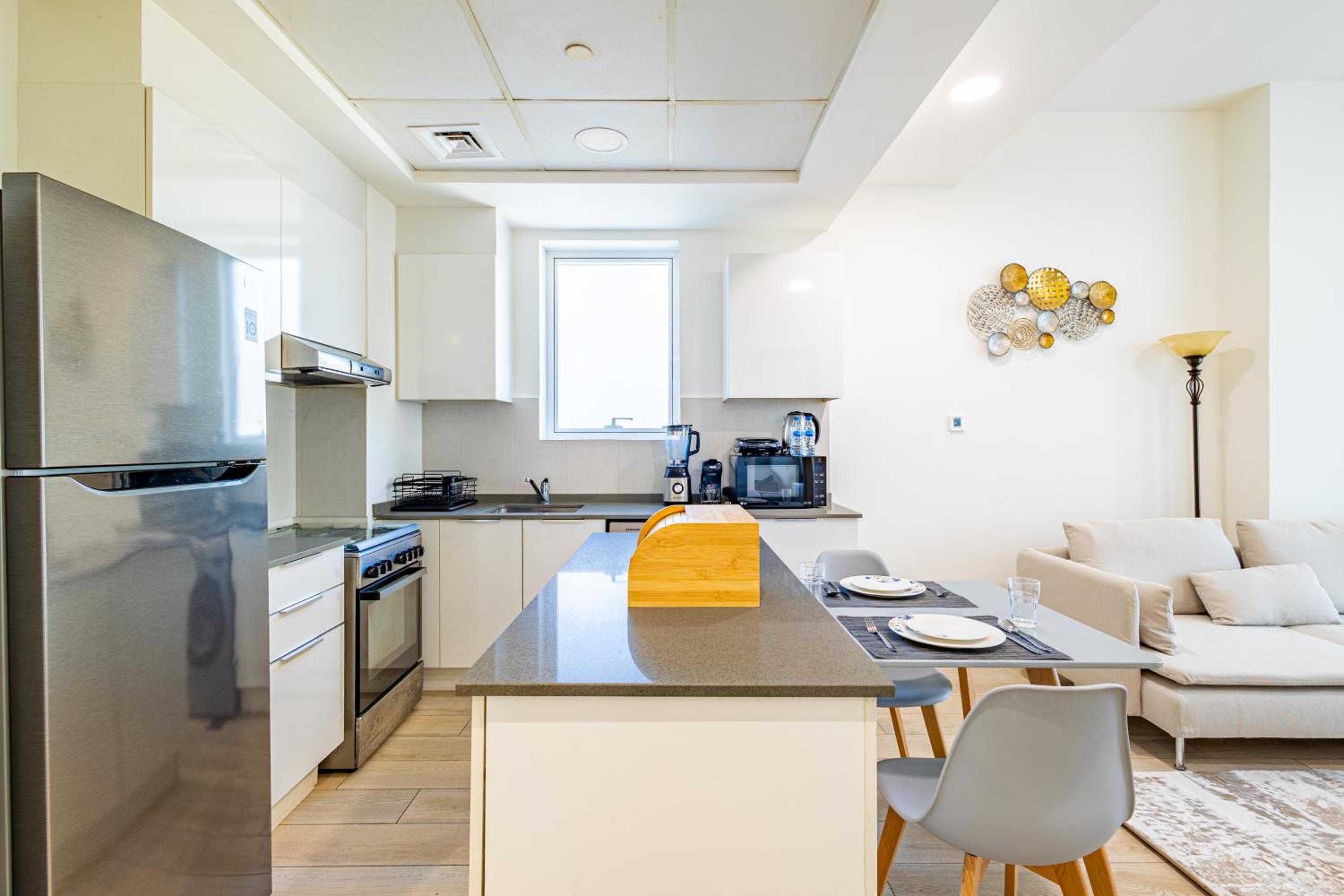 Superhost - Bright & Stylish 1-Bedroom in Bloom Tower, JVC