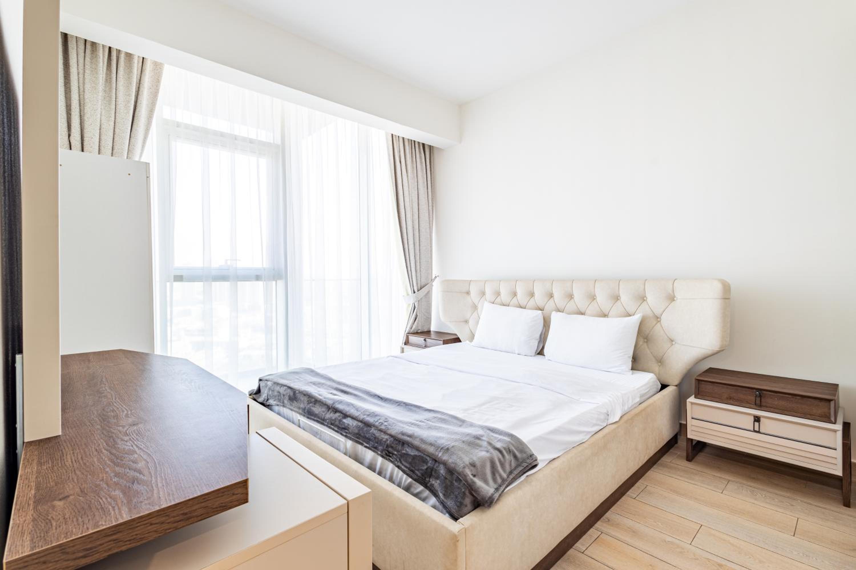 Superhost - Bright & Stylish 1-Bedroom in Bloom Tower, JVC