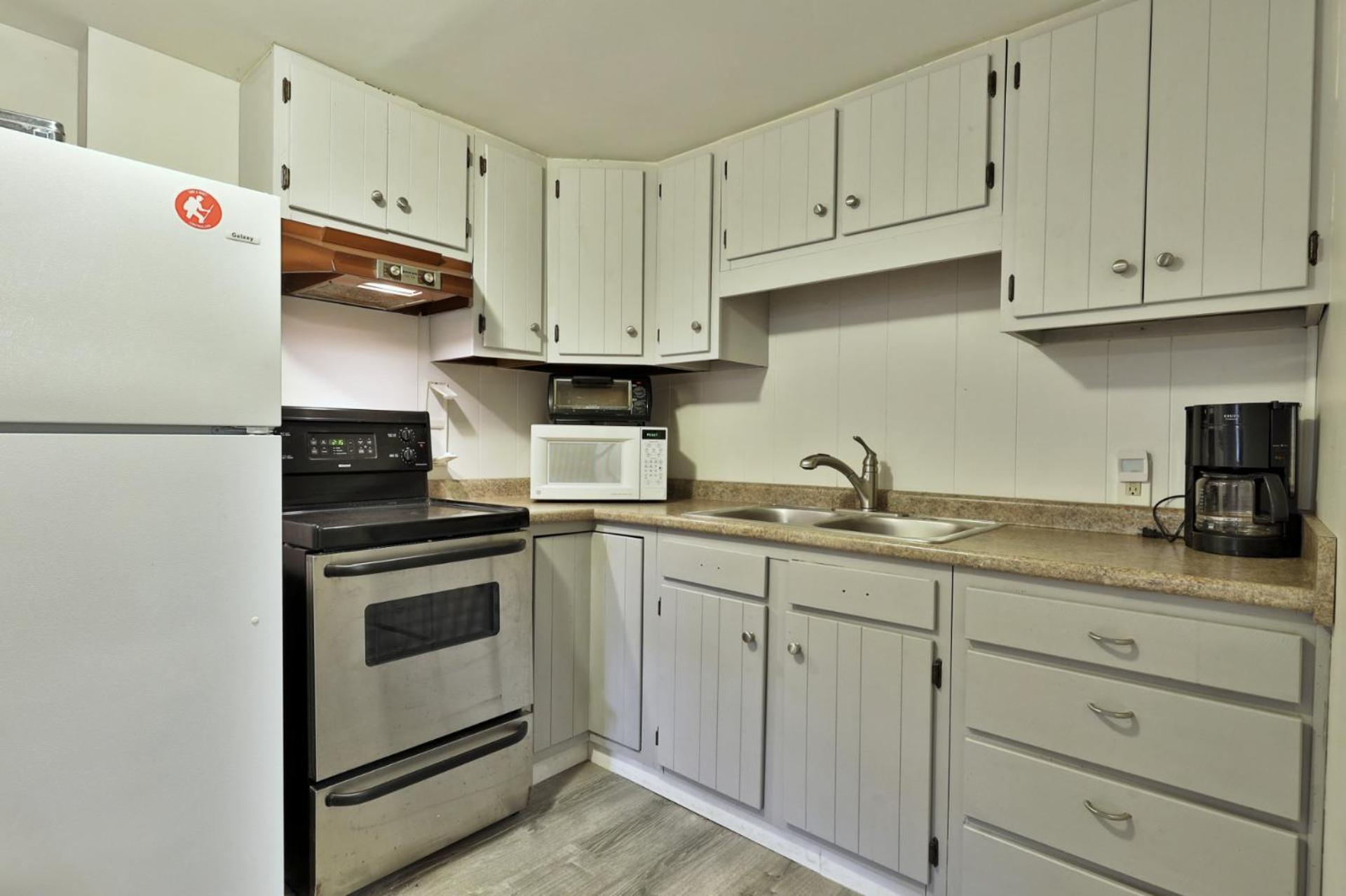 Cozy Vermont House Near Ski Resort, Bridgewater and Woodstock, Private