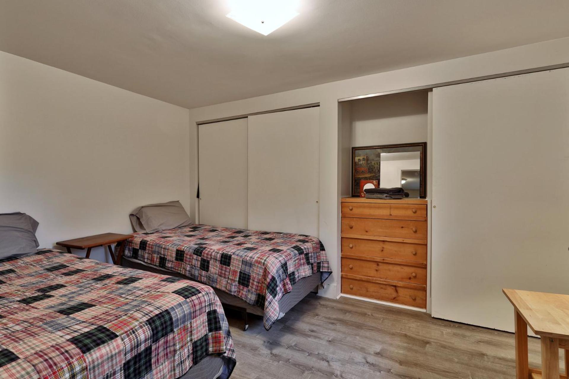 Cozy Vermont House Near Ski Resort, Bridgewater and Woodstock, Private