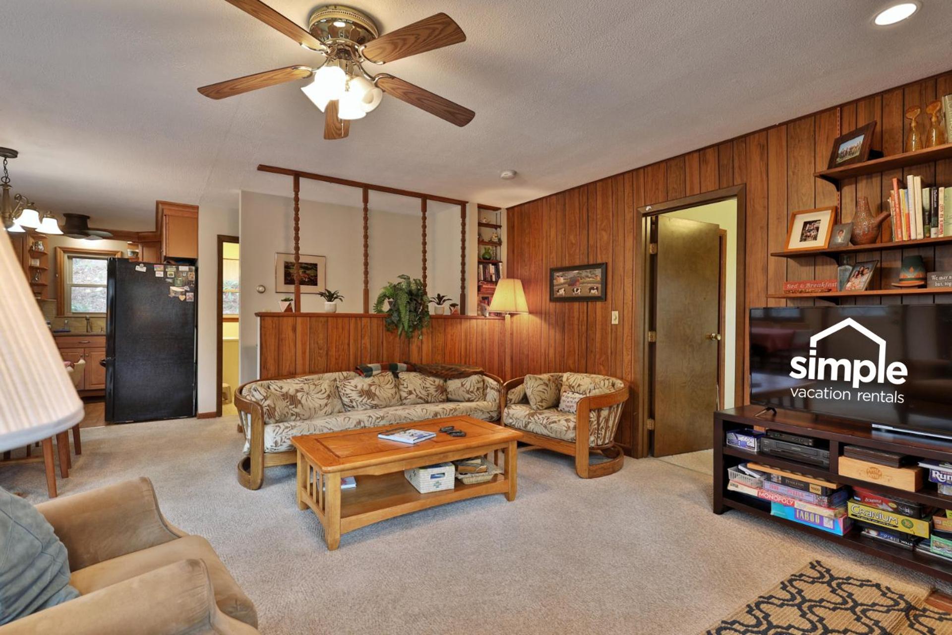 Cozy Vermont House Near Ski Resort, Bridgewater and Woodstock, Private