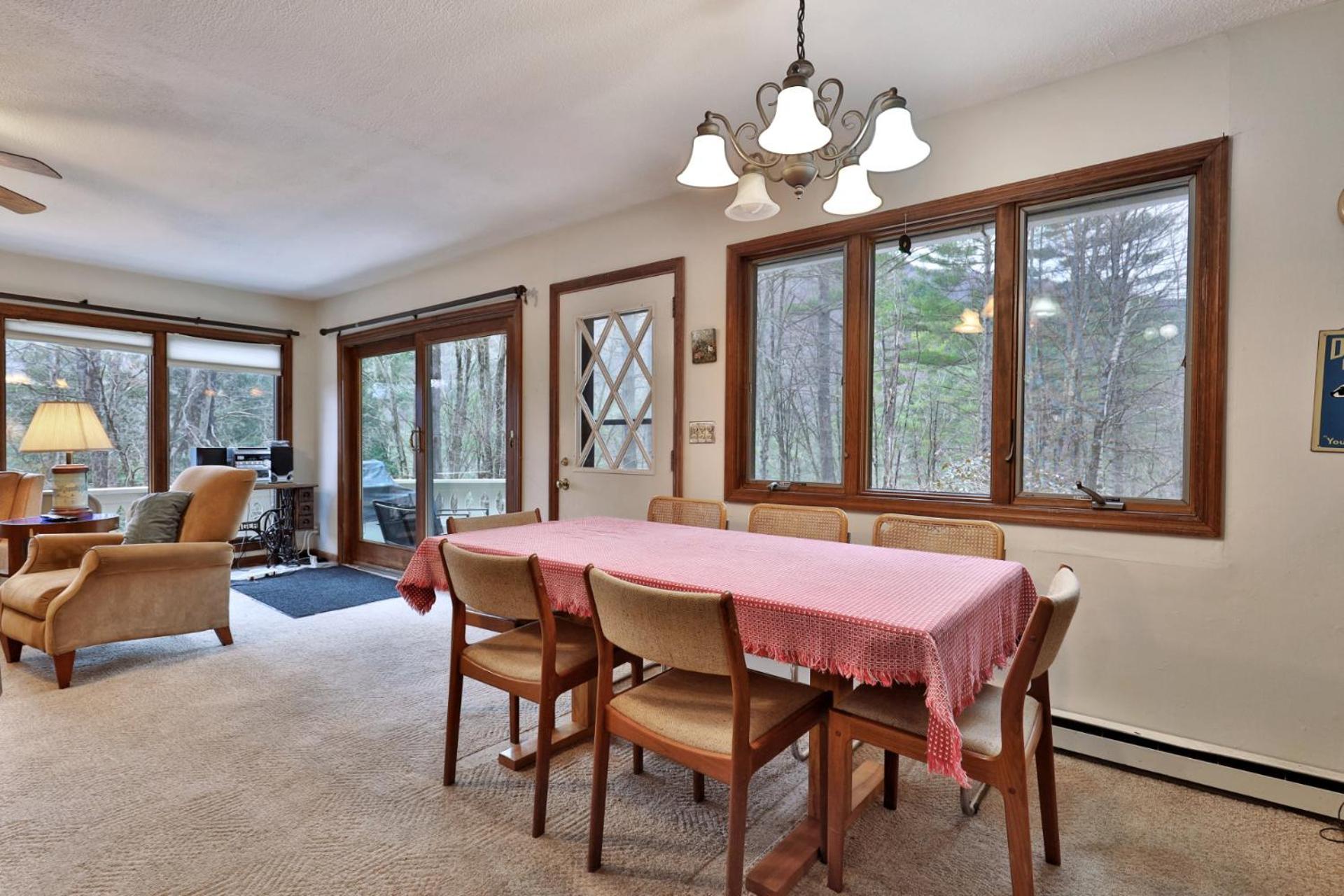 Cozy Vermont House Near Ski Resort, Bridgewater and Woodstock, Private